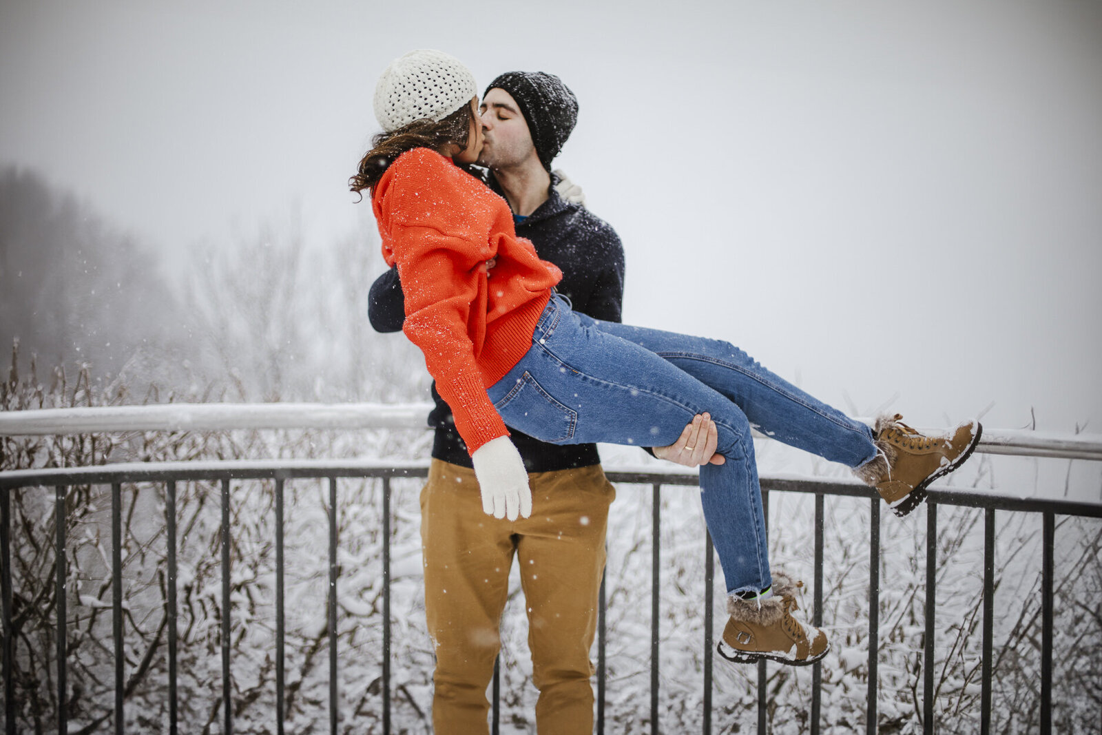 romantischer-paarshoot-im-schnee-uetliberg-zurich_007