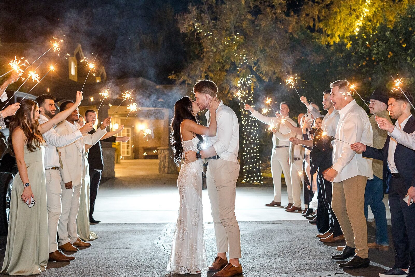 Phoenix-Wedding-Photographer-and-Videographer-Venue-at-the-Grove-ClaWed-1831