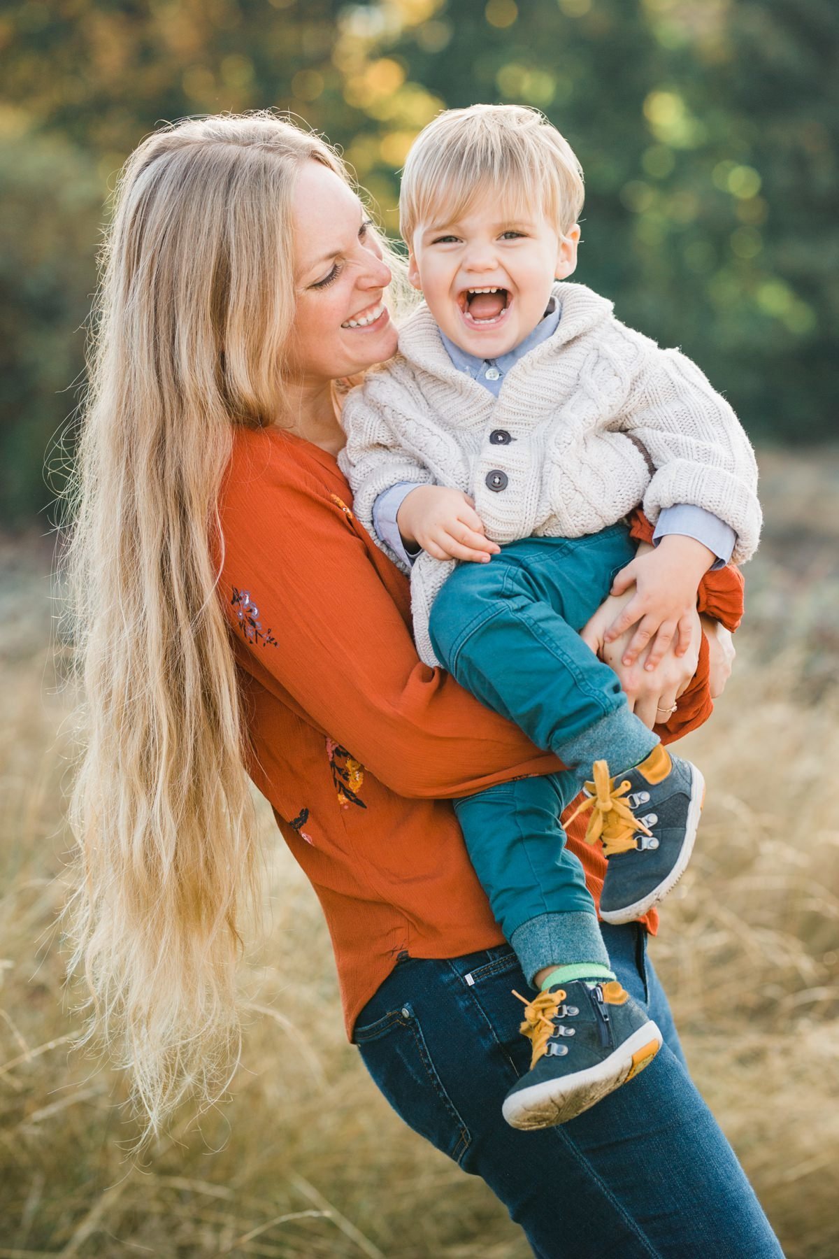 best-seattle-lifestyle-family-photographer-natural-authentic-posing-4116_1200