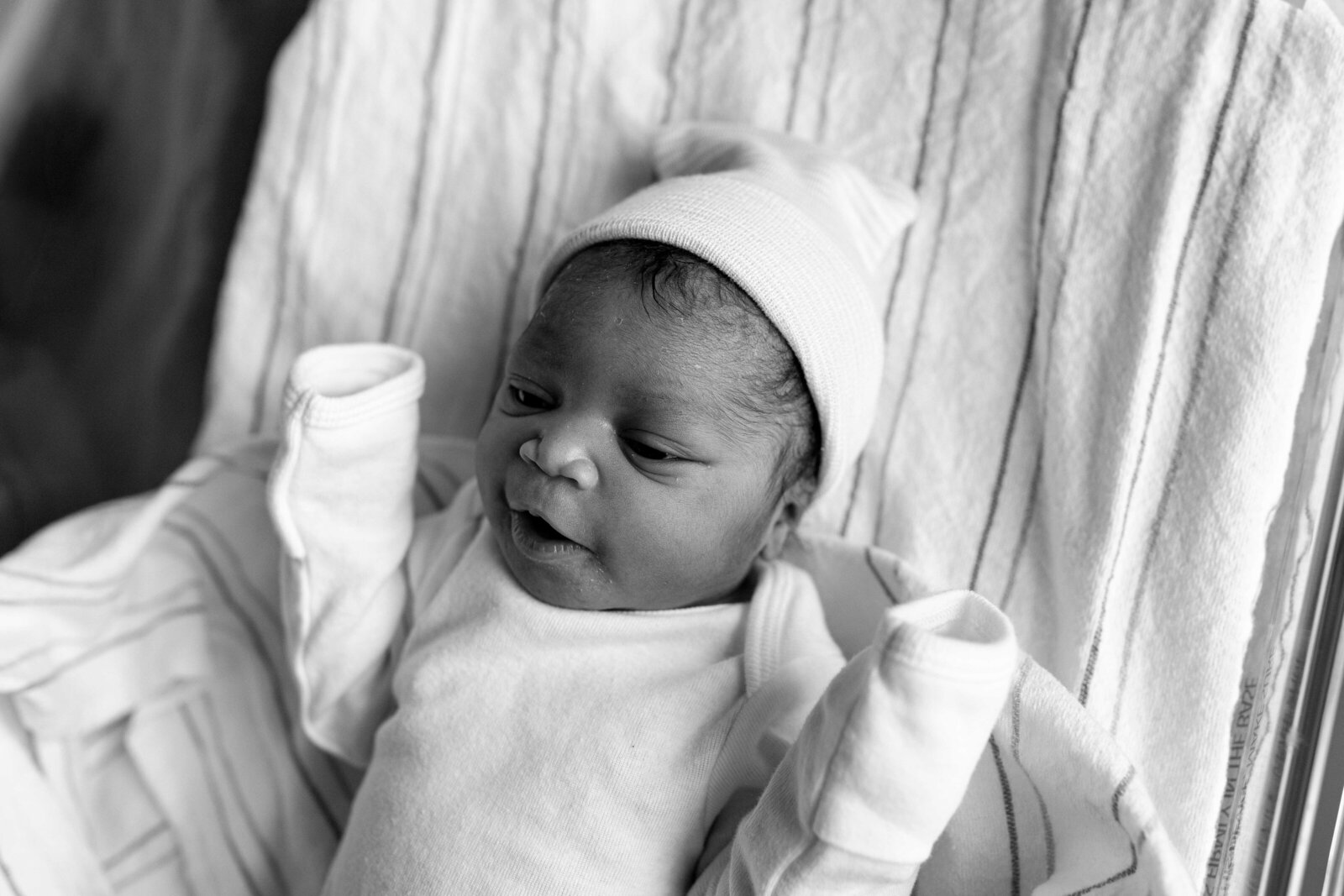 Fresh-48-hospital-newborn_Sayre-Briele-Photography-LLC_Bria-Ford-25