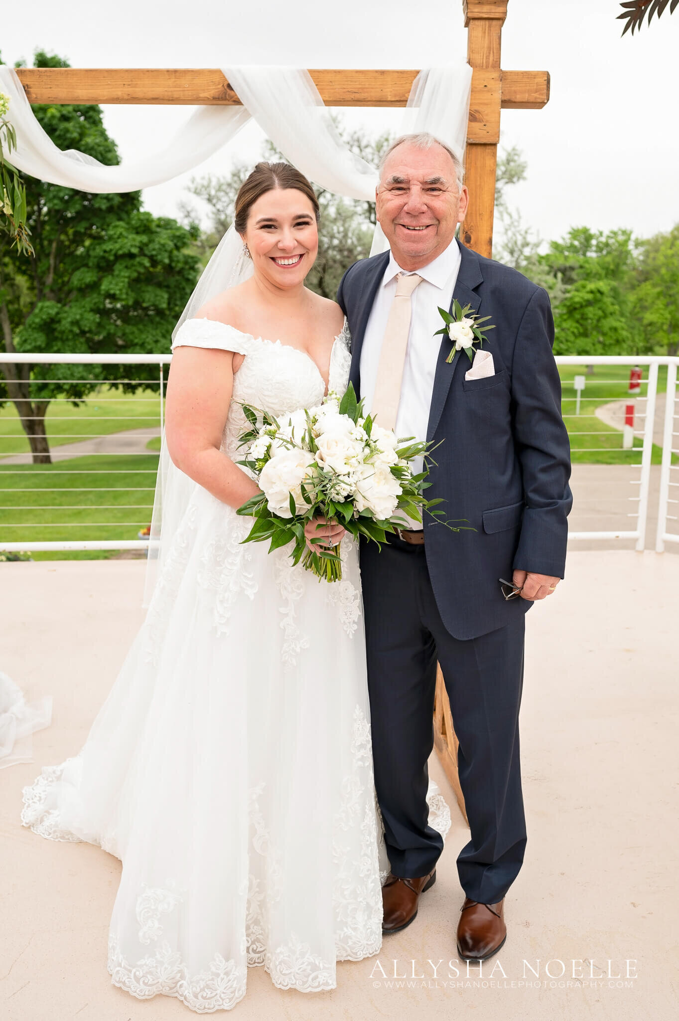 Wedding-at-River-Club-of-Mequon-479