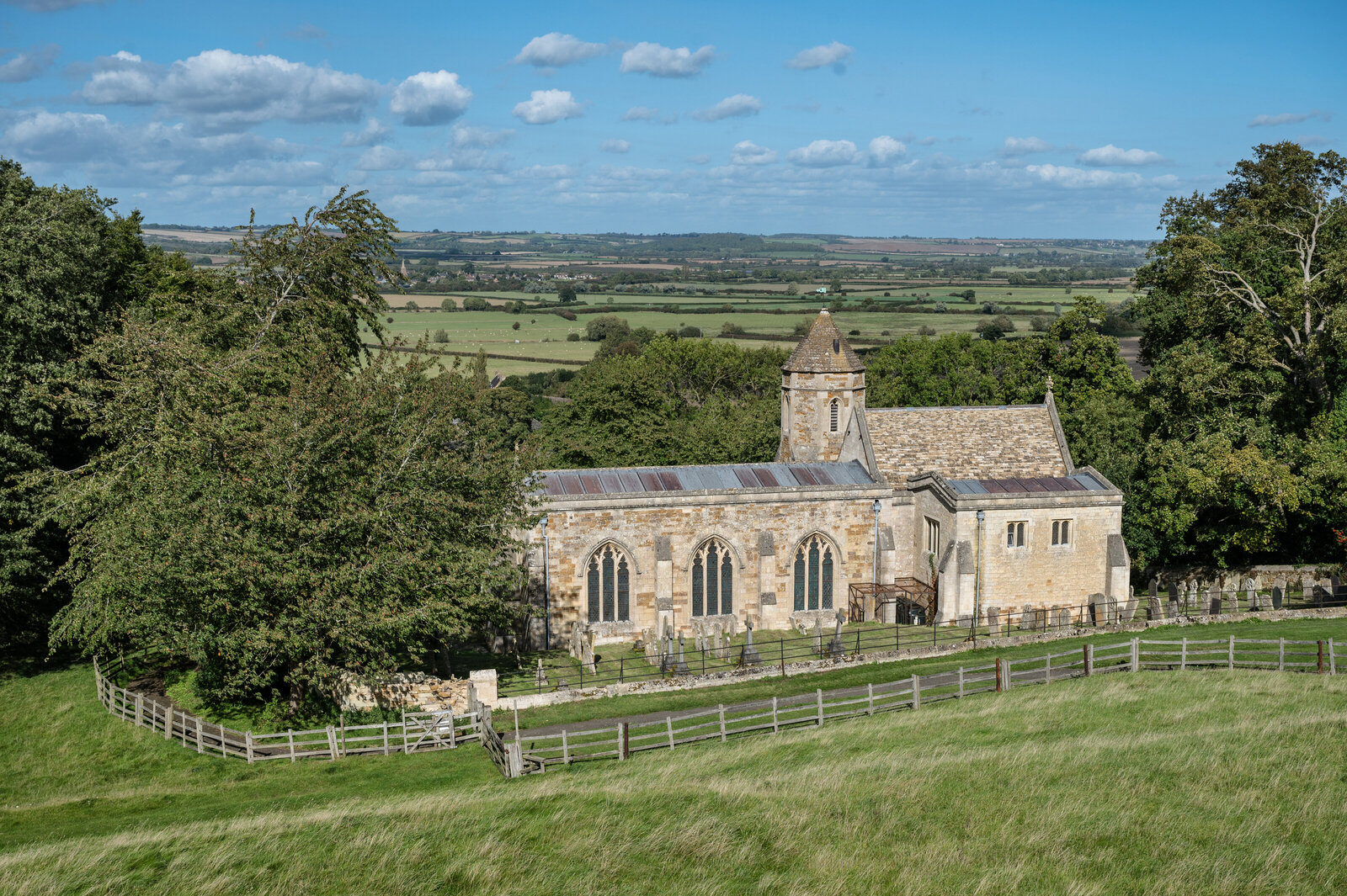 Rockingham-Castle-wedding-photography-1012