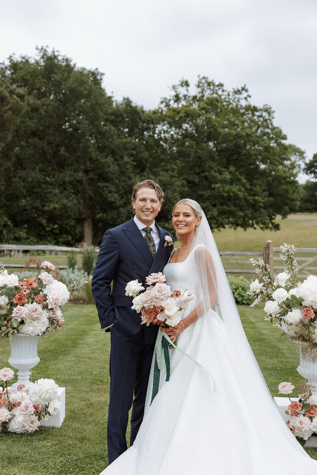 Limekiln wedding flowers (9)