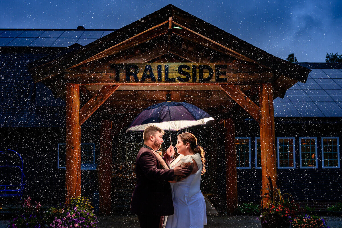tailside-killington-wedding-rain-umbrella-1