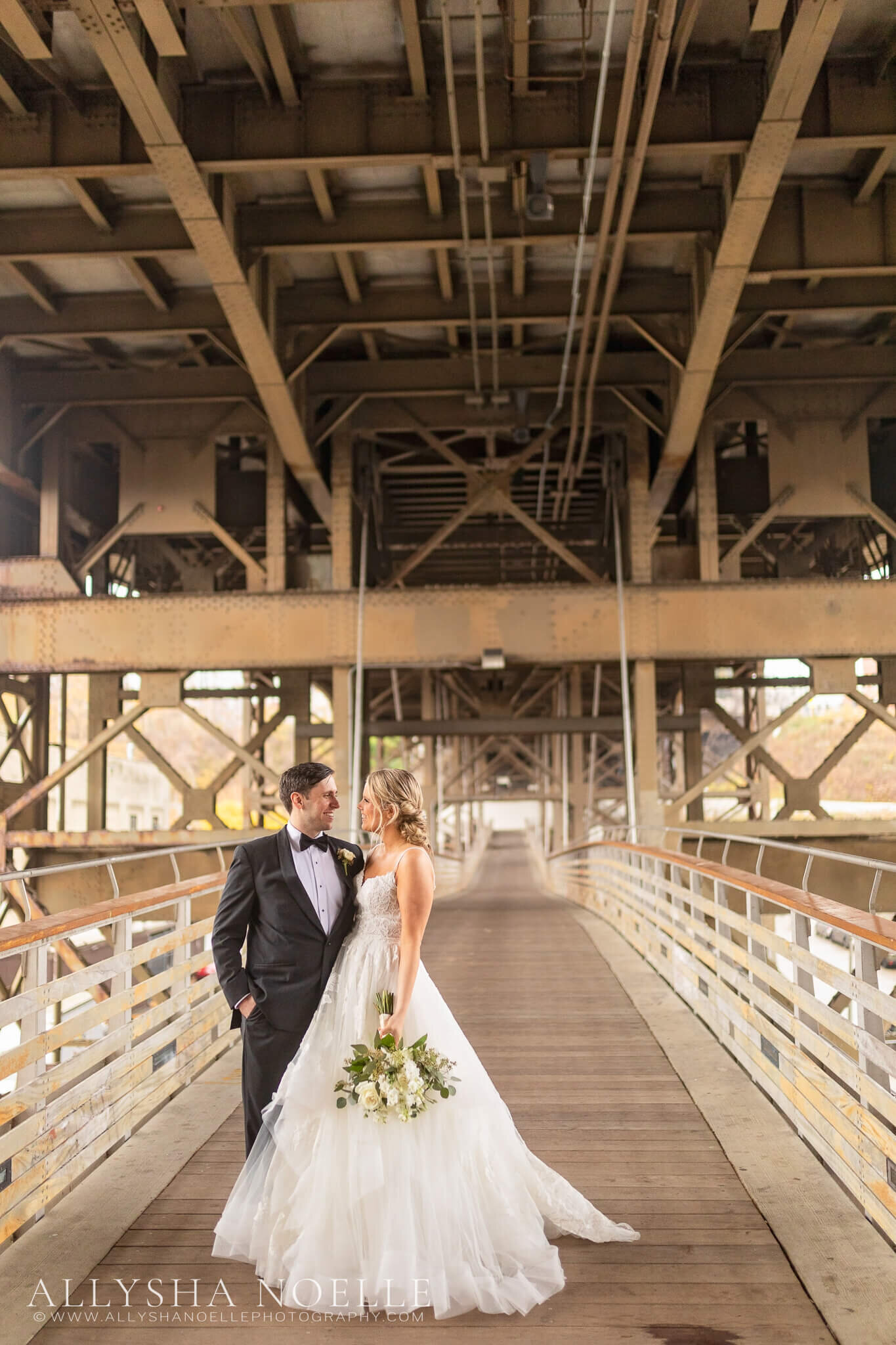 Wedding-at-The-Factory-on-Barclay-in-Milwaukee-0526