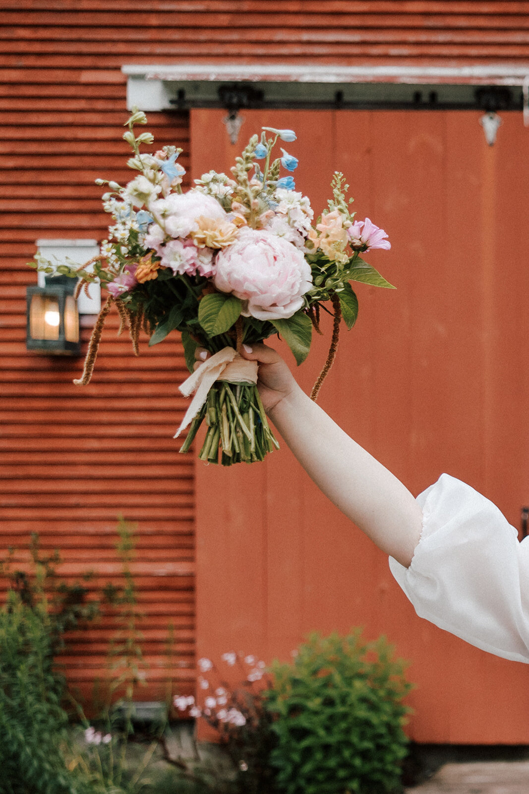 new-england-wedding-photographerluna-munn-photography-vermont-wedding-the-tillerman-kathy-chris0507_websize