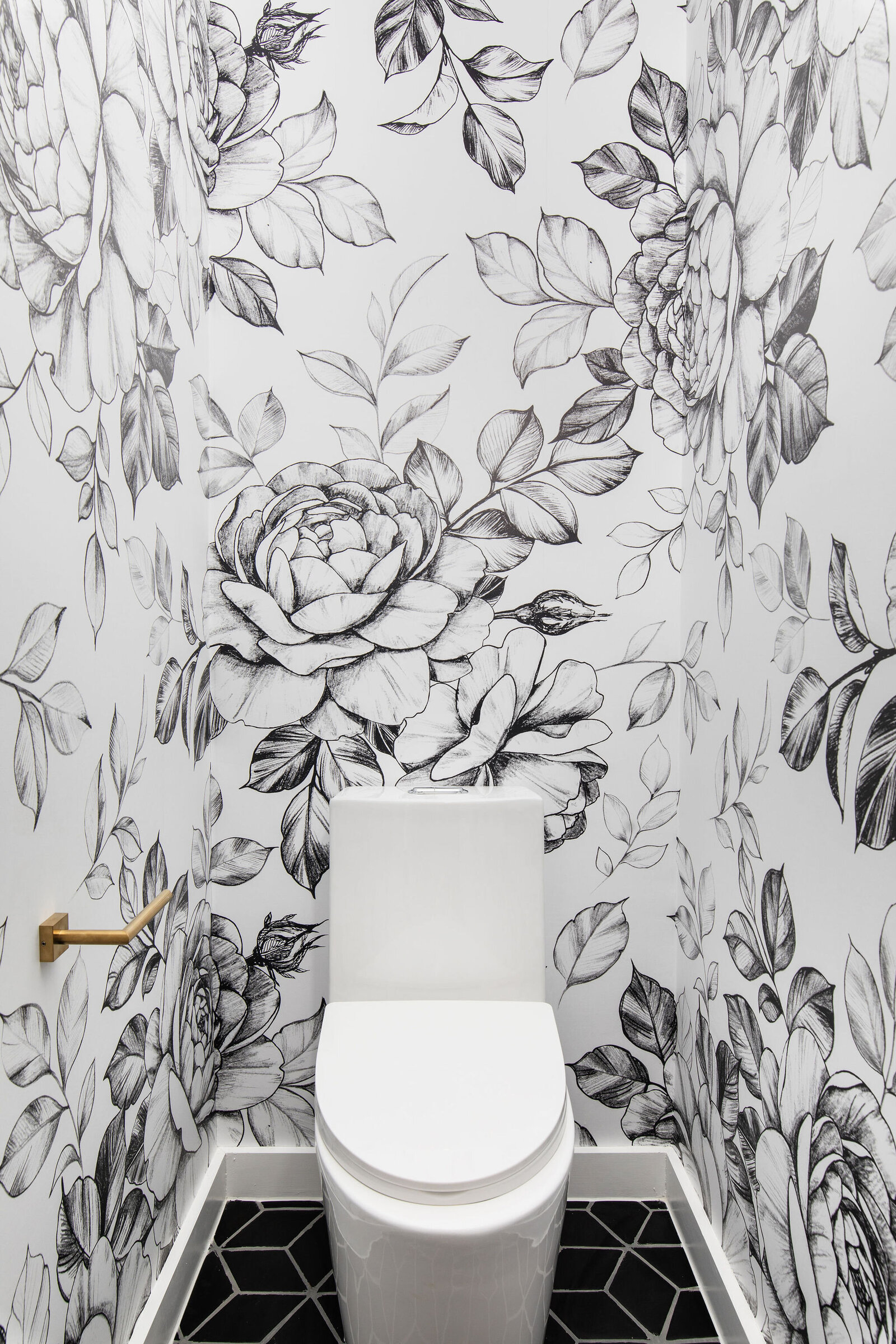 black+white+floral+wallpaper+bathroom+remodel+nuela+designs