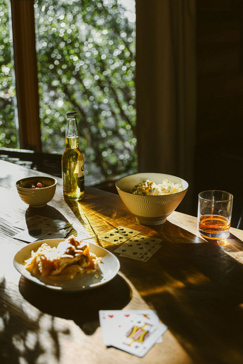 luxury cabin lifestyle airbnb photography by Chelsea Loren in San Diego. Moody upscale cabin in the mountains marketing.