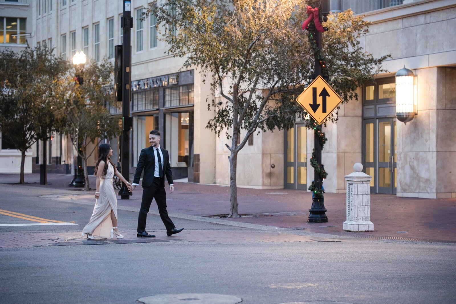 Engagement Photo session in Downtown Jacksonville by Phavy Photography Jacksonville Wedding Photographer-40