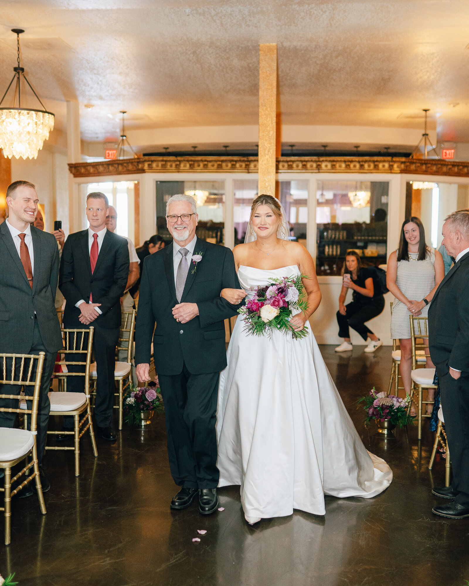 Corby Intercontinental Hotel Kansas City Wedding Plaza-151