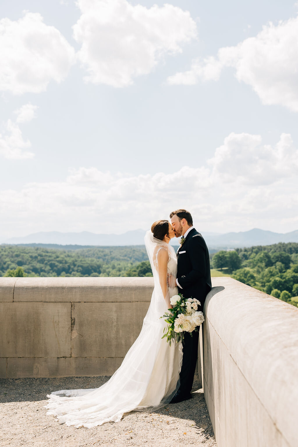 asheville-north-carolina-wedding-photography-by-amber-hatley-holland-and-aaron-AC9A4099