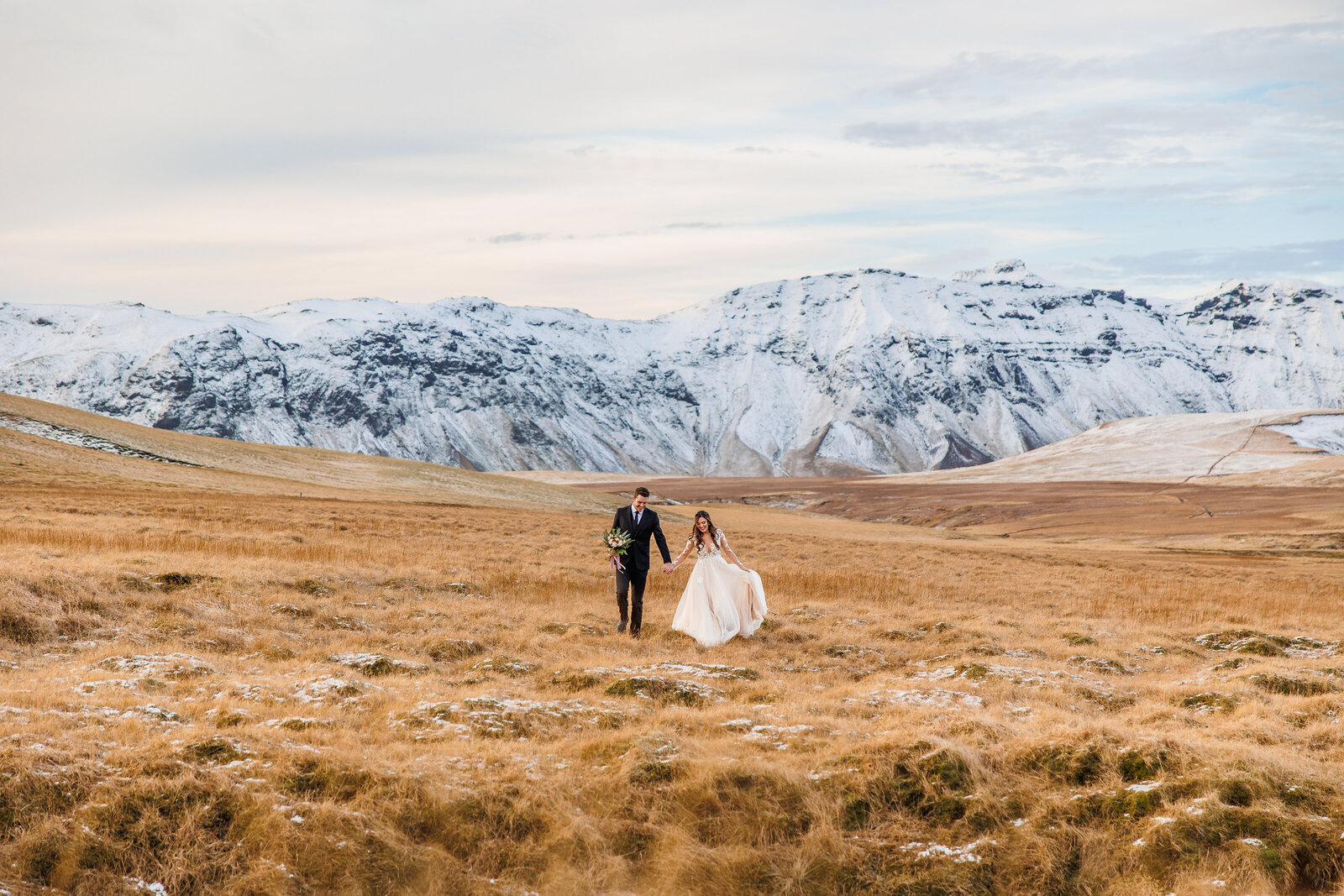 This couple eloped in front of the mountains in the Iceland Highlands.