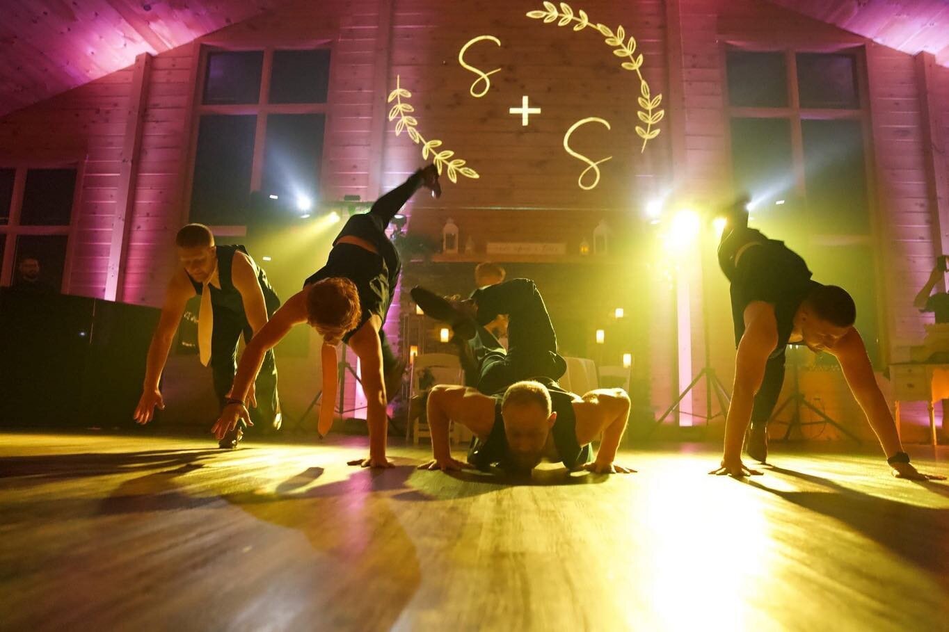 groomsmen dancing