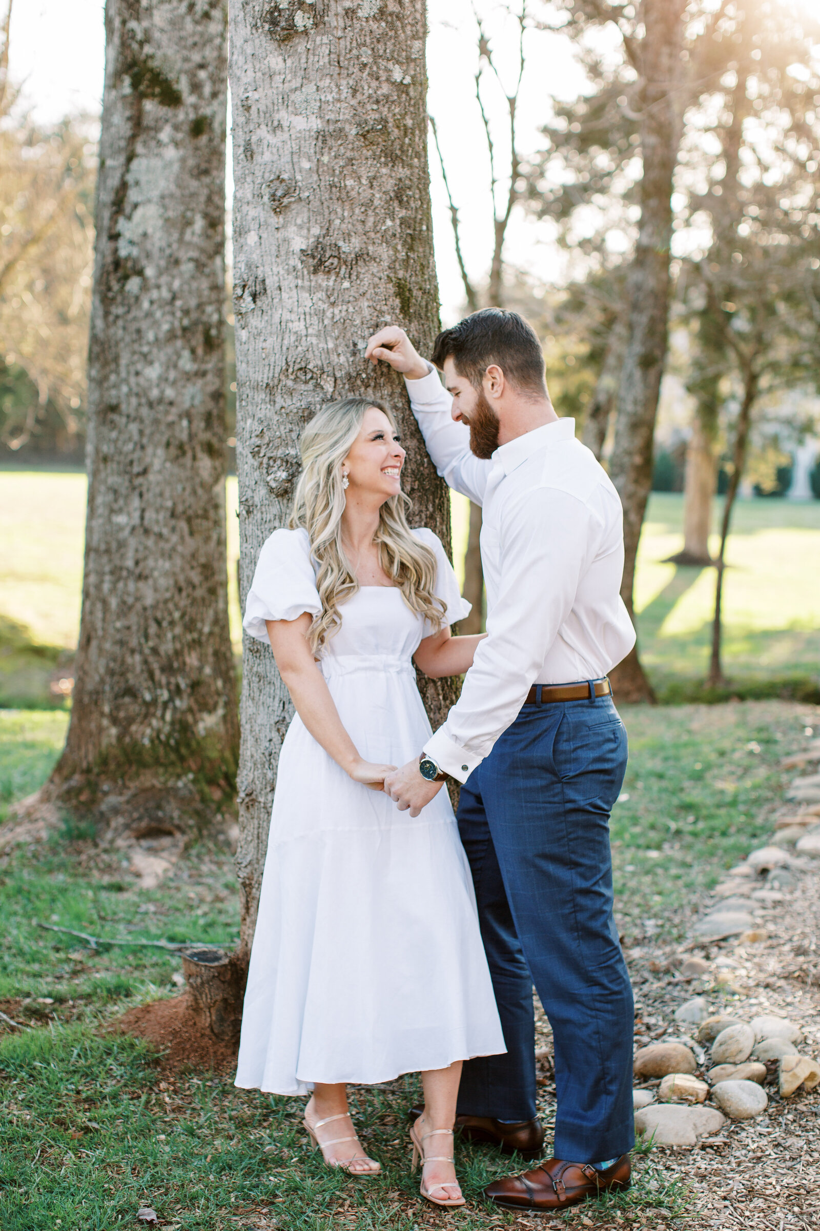 mariah_rock_photography_classic_timeless_wedding_photographer_knoxville_tennessee_chattanooga_tennessee_destination_travel_fine_art_high_end_luxury_wedding_engagement_elopement_photo_black_white_elegant_traveling_travel_city