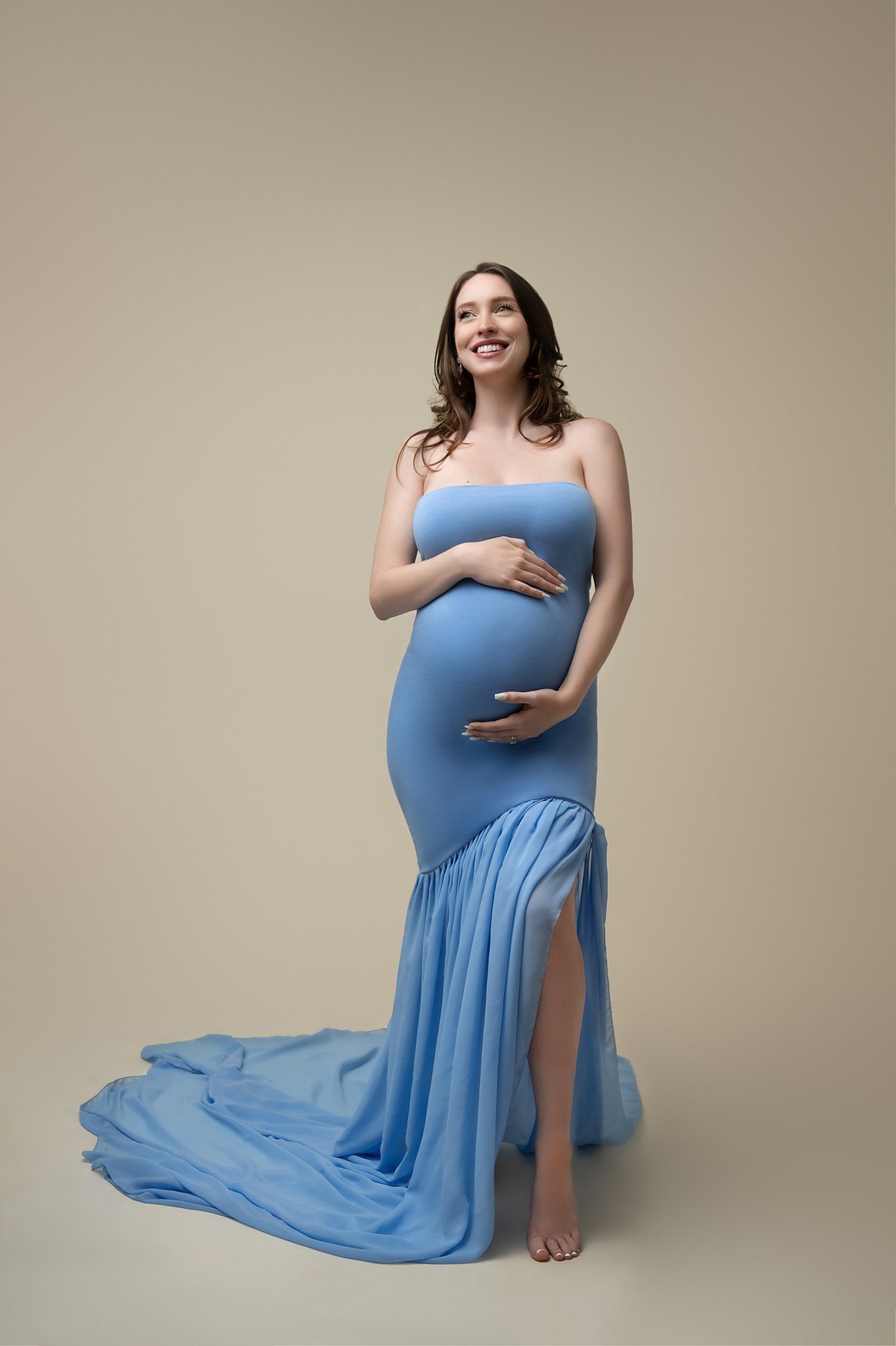 05_08_2024_VictoriaW_maternityStudio-40_WEB