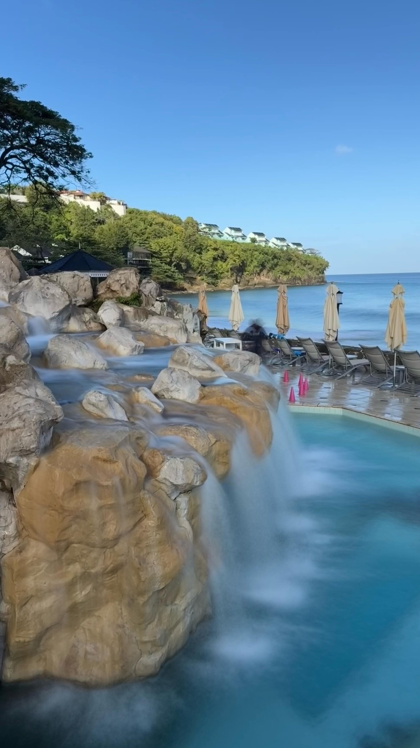 la toc waterfall pool