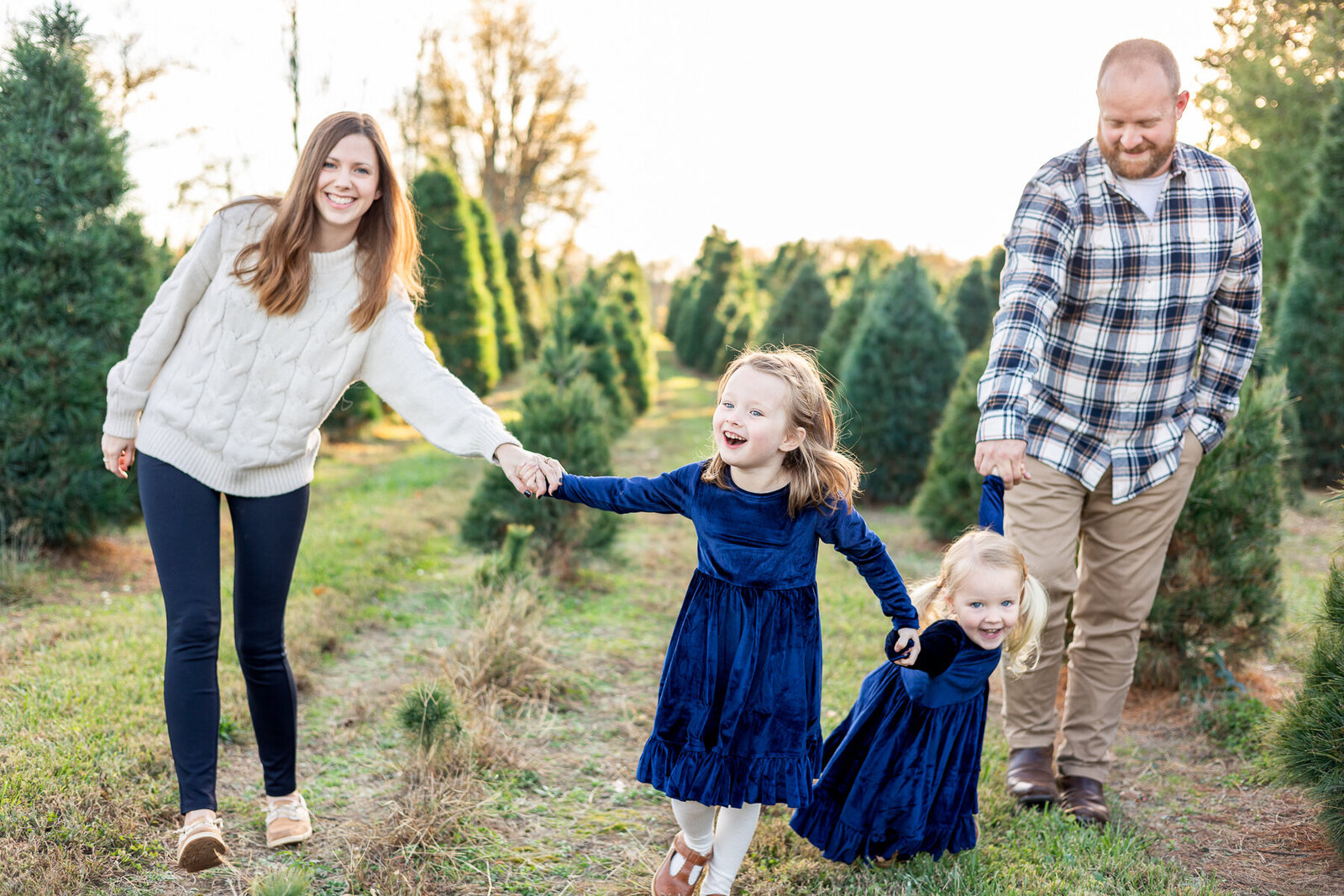 Family-outdoor-golden-hour-photography-session-tree-farm-Lexington-KY-photographer-3