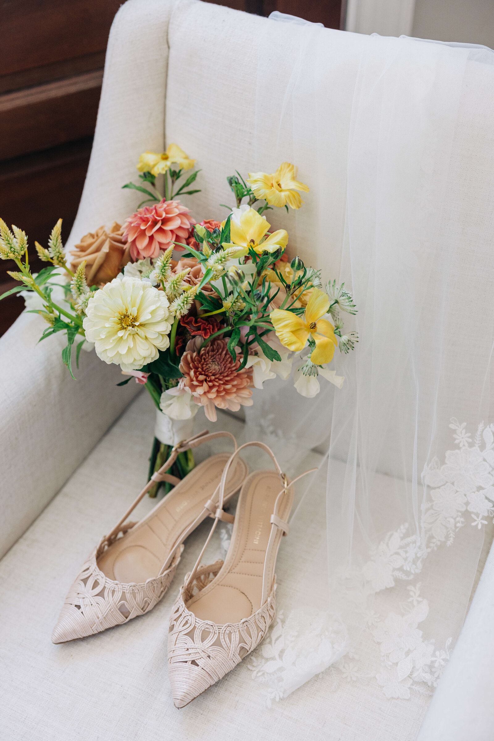 Bridal-details-Hayfield-at-Murchison-Farms