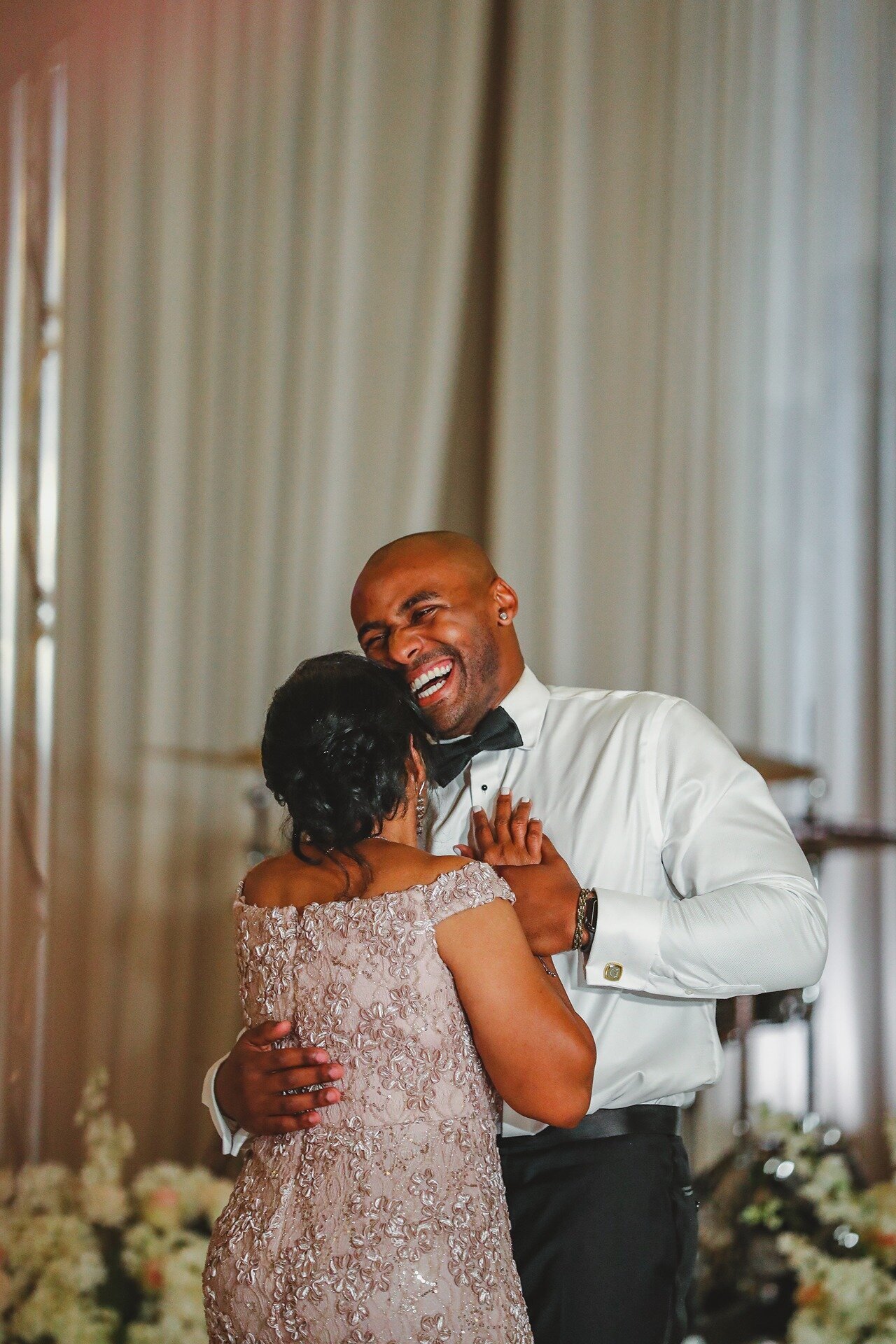 groom-mom-dance-the-conrad