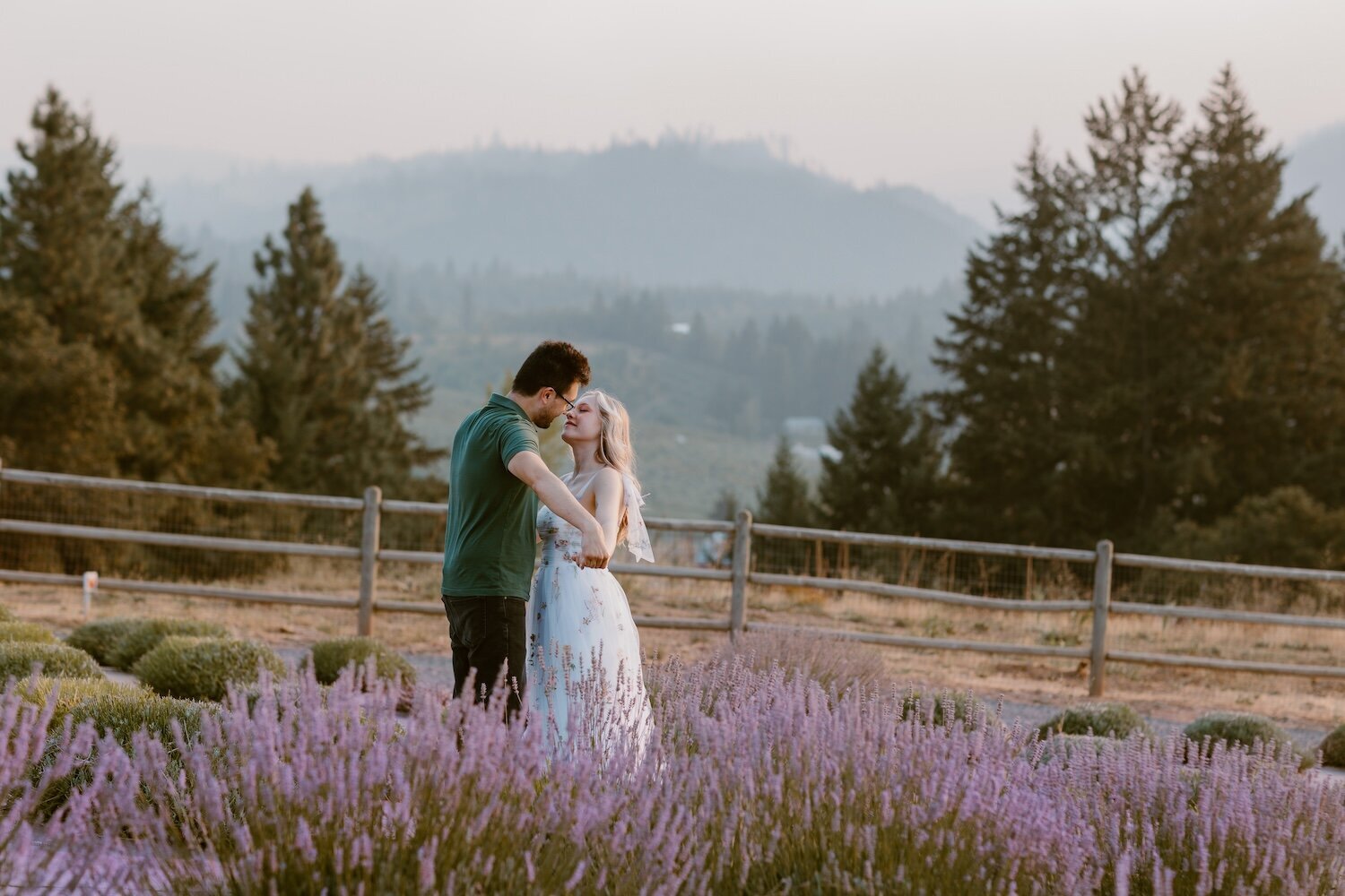 hood river lavender farm engagement session by engagement photographer lindsey wickert