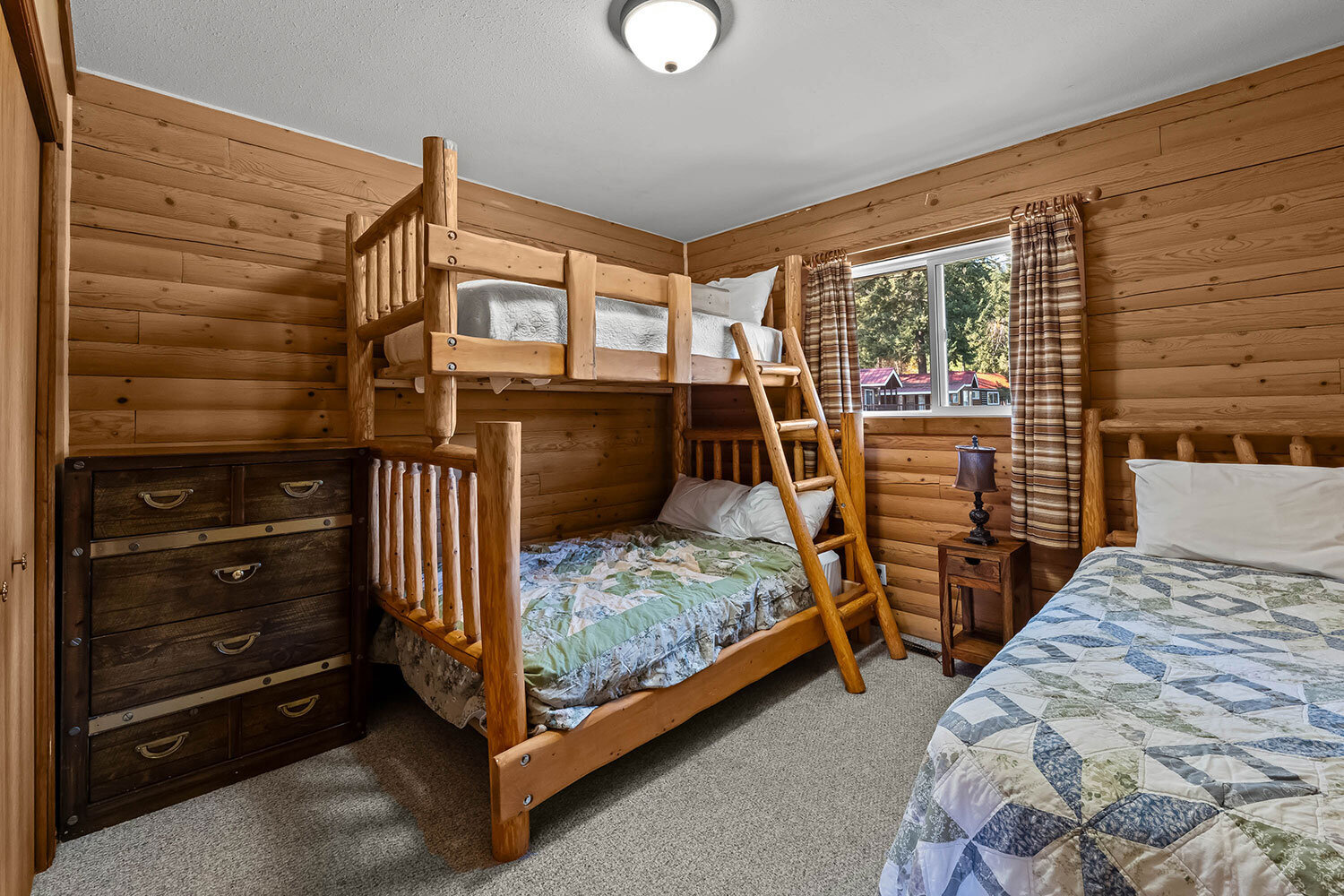 Moose-Cabin-Bunk-Room