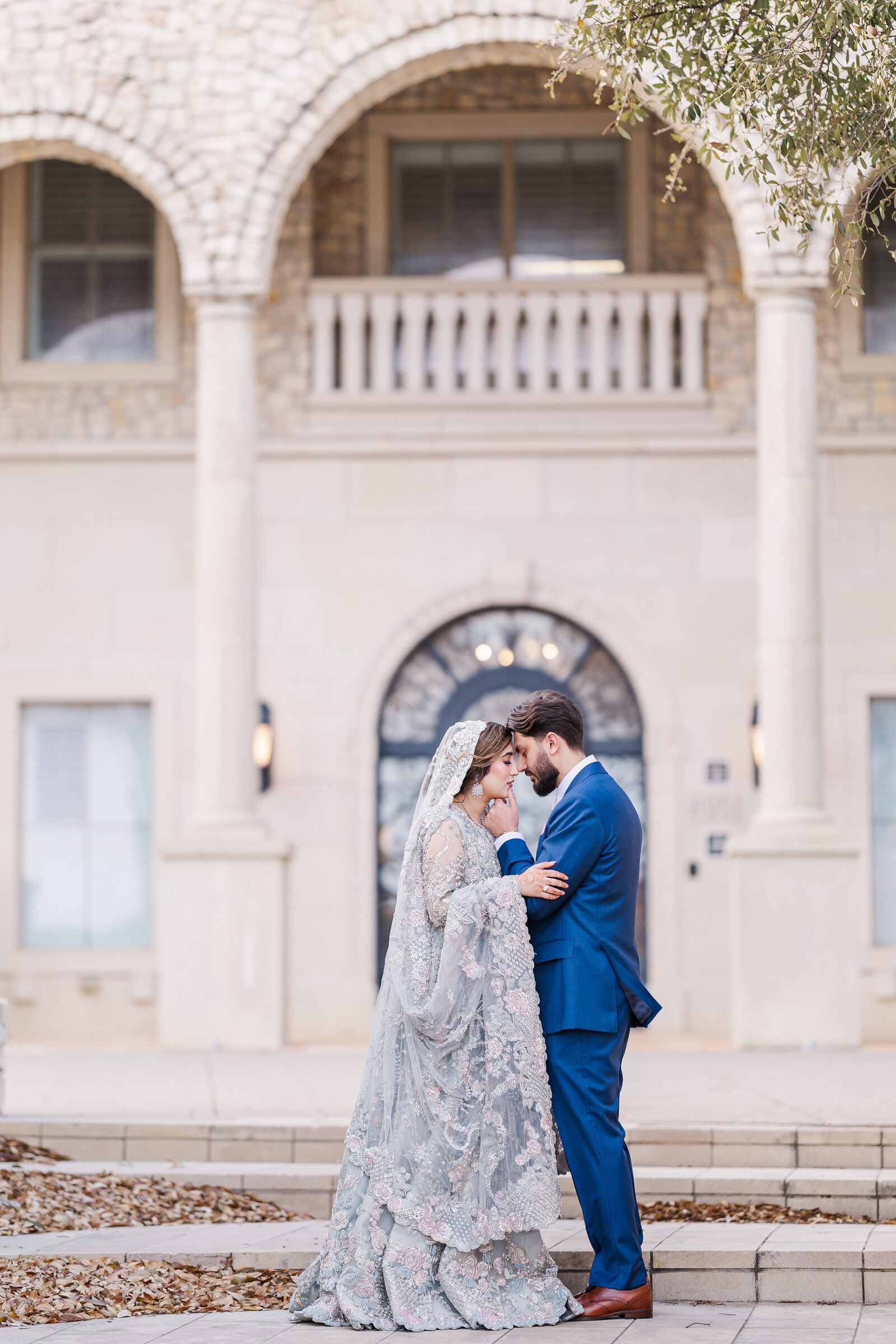 Outdoor-couple-photography-ideas