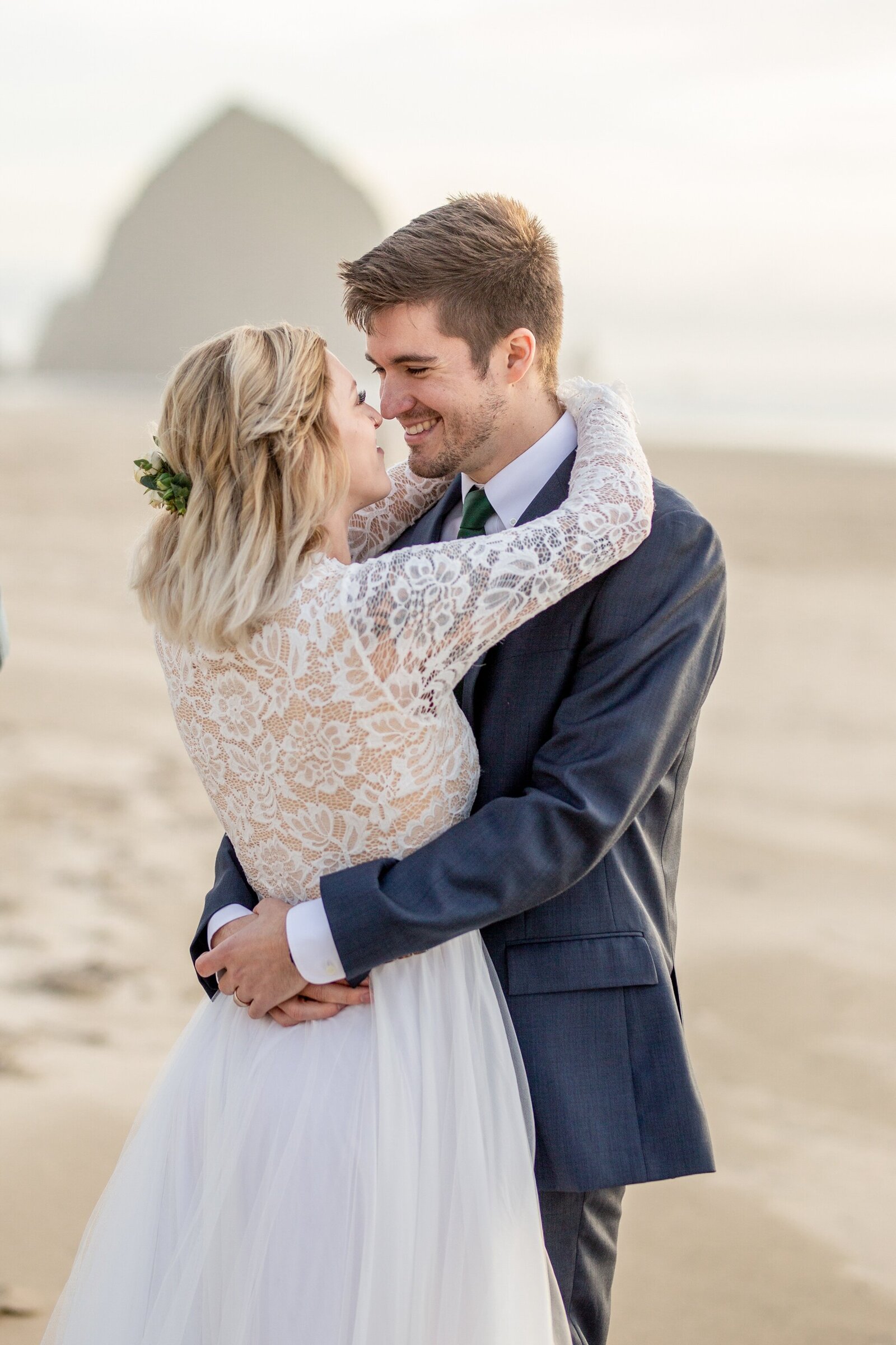 Cannon Beach-Wedding-Photographer-32