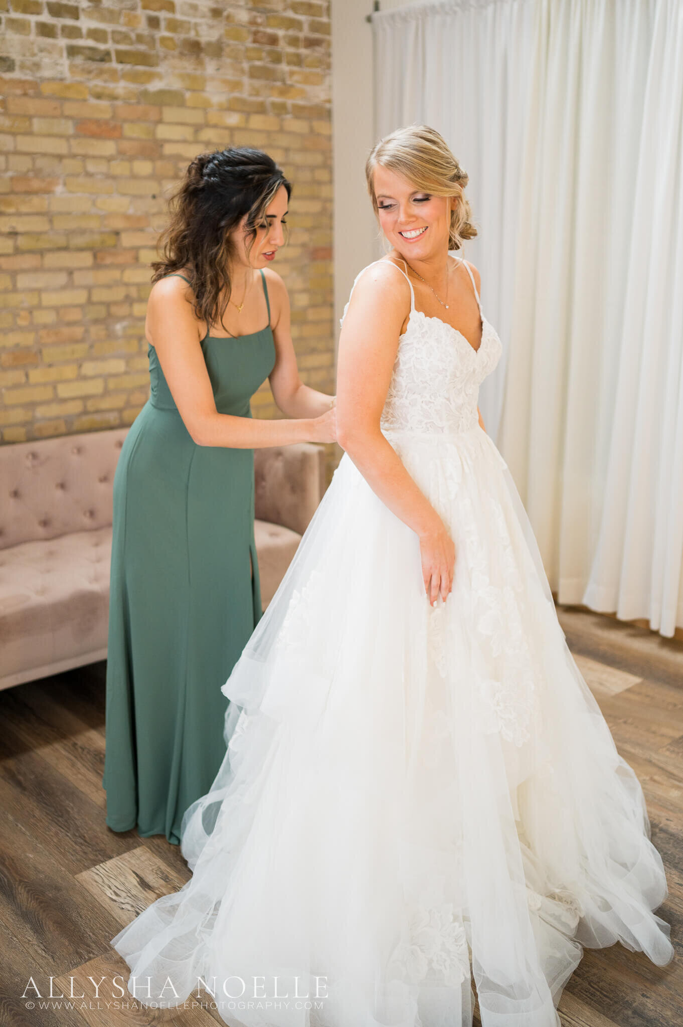 Wedding-at-The-Factory-on-Barclay-in-Milwaukee-0051