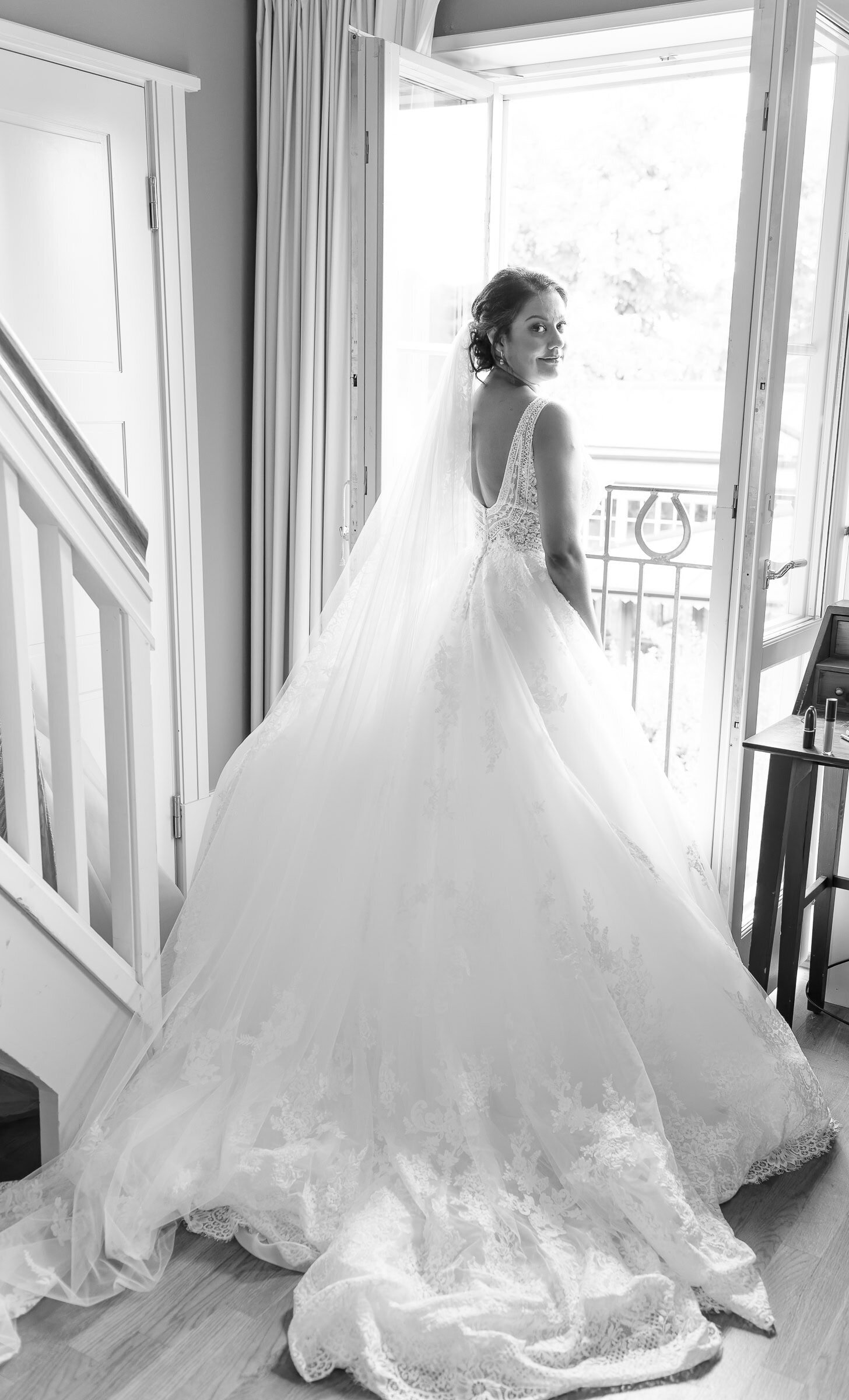 Destination Wedding Photographer Anna Lundgren in Stockholm Wedding at Stallmastaregarden Stockholm Sweden_010