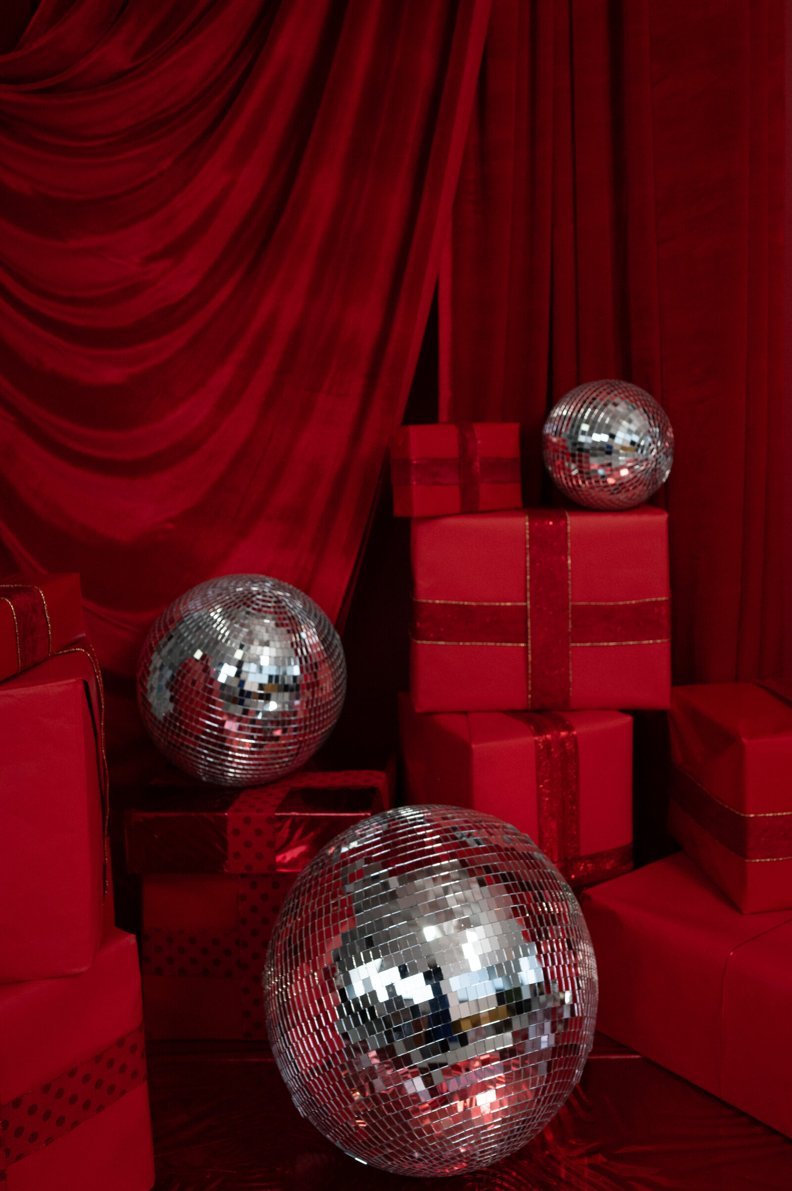 Crimson Christmas Set 2024__0013