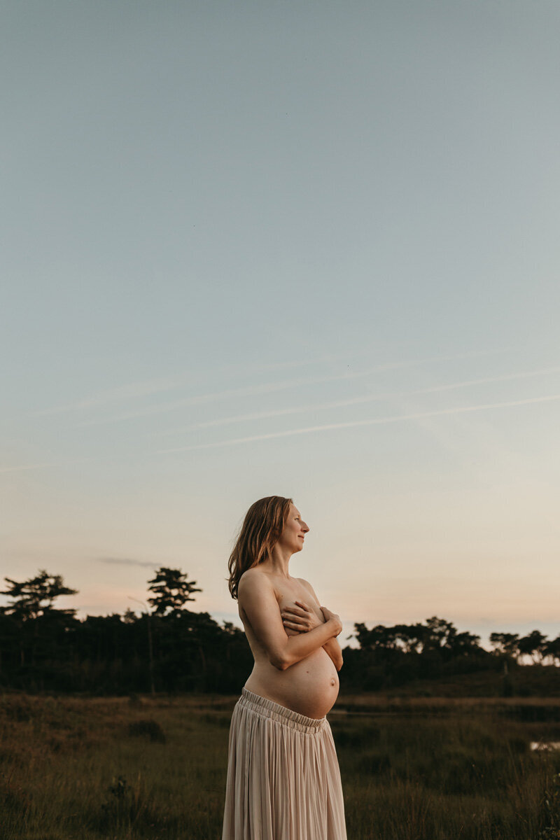 zwangerschapsshoot-gelderland-fotograaf-nijmegen-brabant-zwangerschapsfotograaf-zwangerschap-fotografie-blinkend-beeld