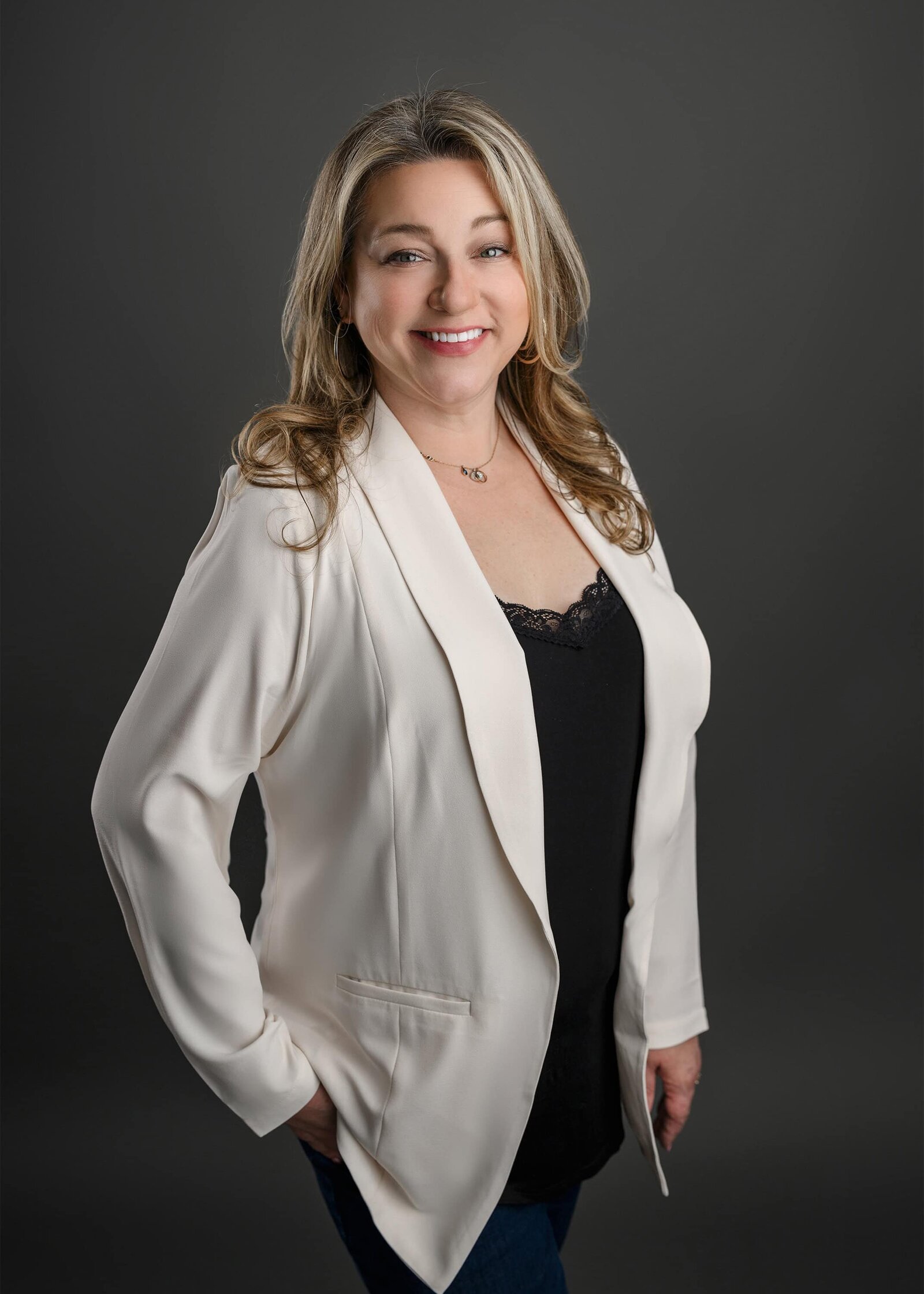 Tobis-Timeless-Treasures-Charlotte-Headshots-028