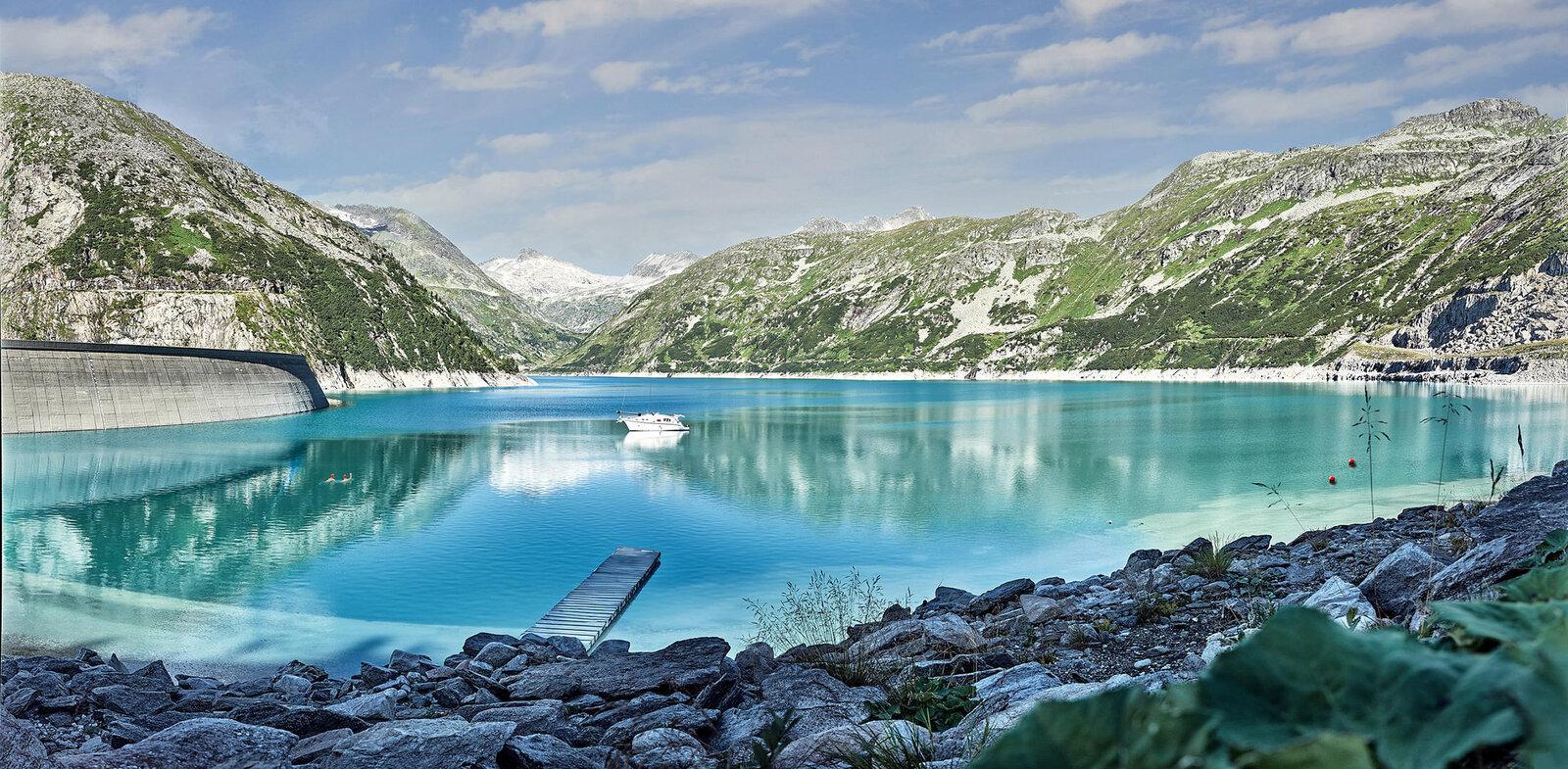 KI-gestützte Fotomontage der Kölnbreinsperre in den Hohen Tauern – alpine Kulisse als visuelle Bühne für Marken mit Fokus auf Natur, Energie und Weitblick