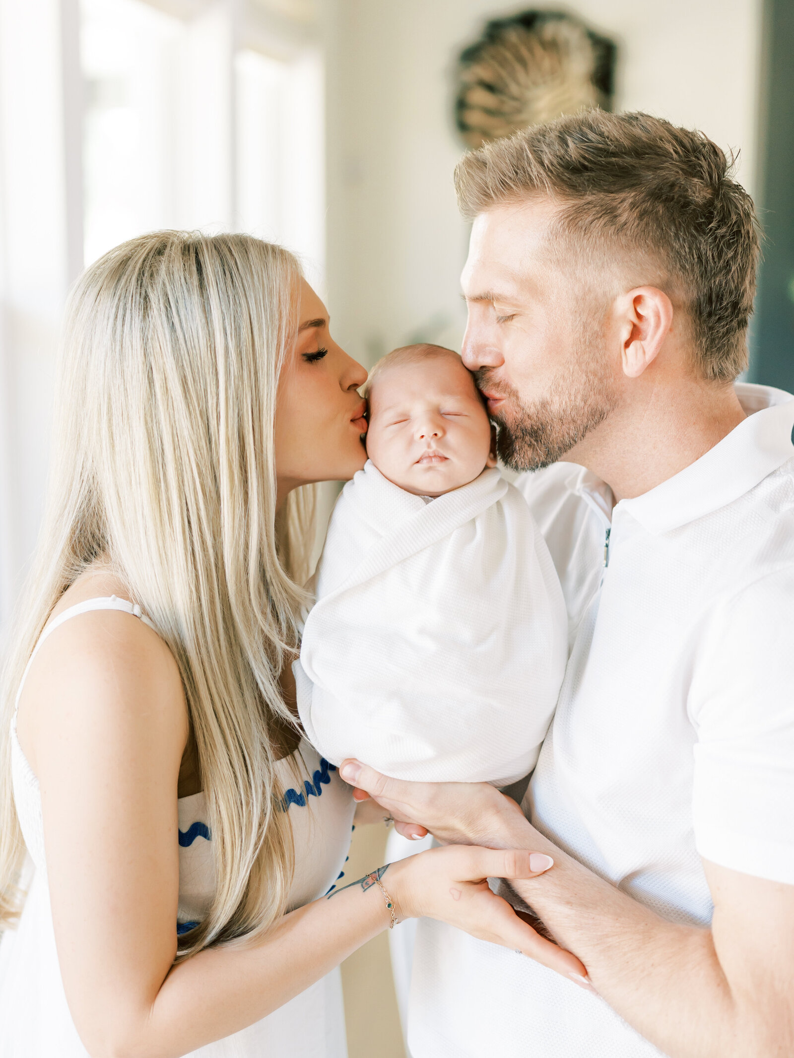in-home-newborn-session-motherhood-dallas.jpg