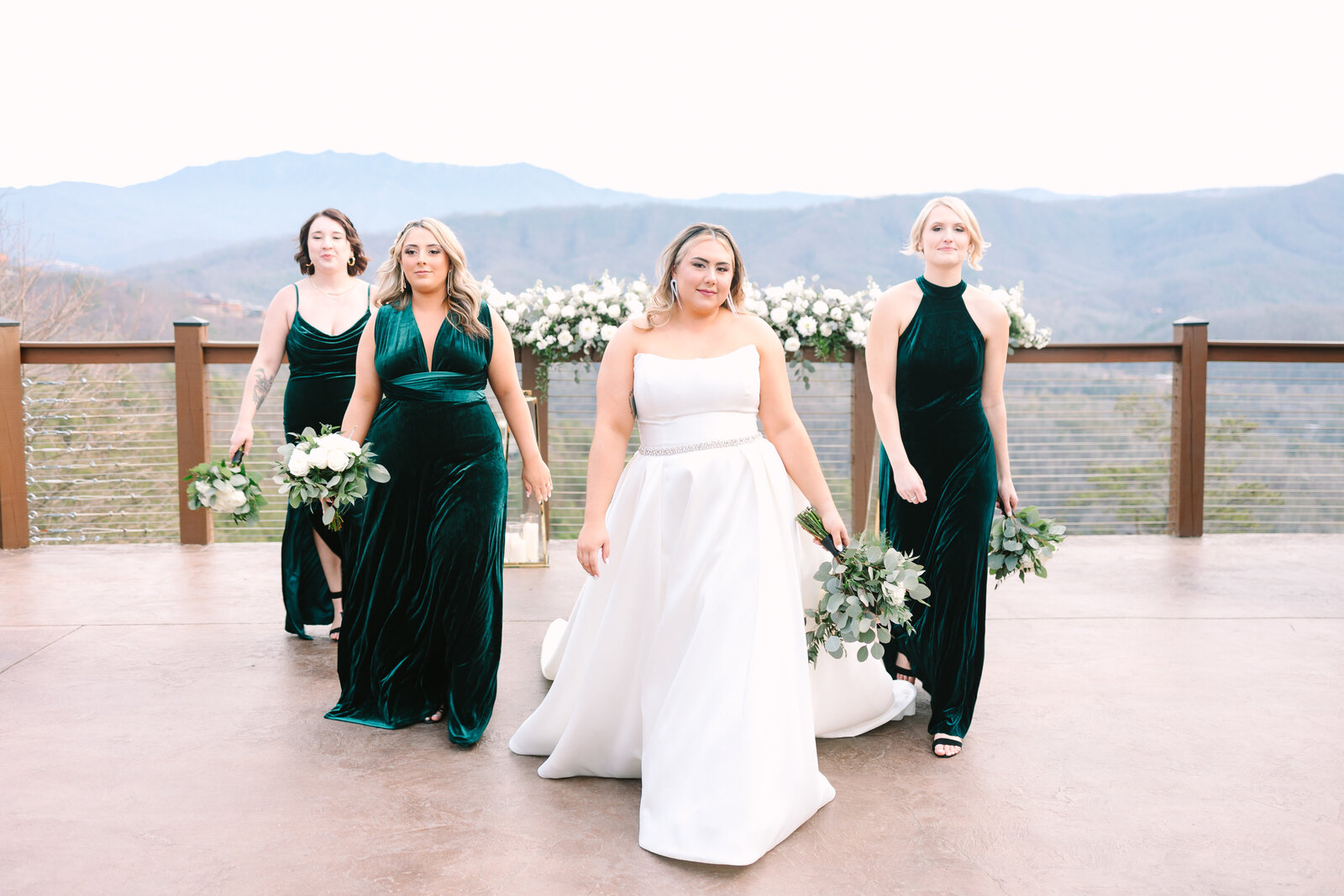 the-magnolia-venue-pigeon-forge-tennessee-wedding-willow-and-rove-15