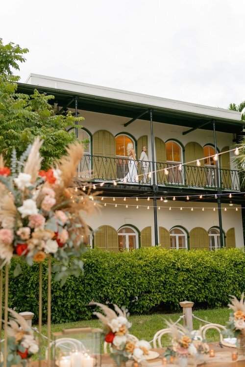 JORDAN+AND+DANIELLE+-+KEY+WEST+HEMINGWAY+HOME+-+DUARTE+FLORAL+DESIGN+-+FLORIDA+KEYS+WEDDING+PLANNER+-+KEY+WEST+WEDDING+PLANNER+-+LITTLE+MISS+PLANNER+-+BRIDES+-+JUST+MARRIED+8