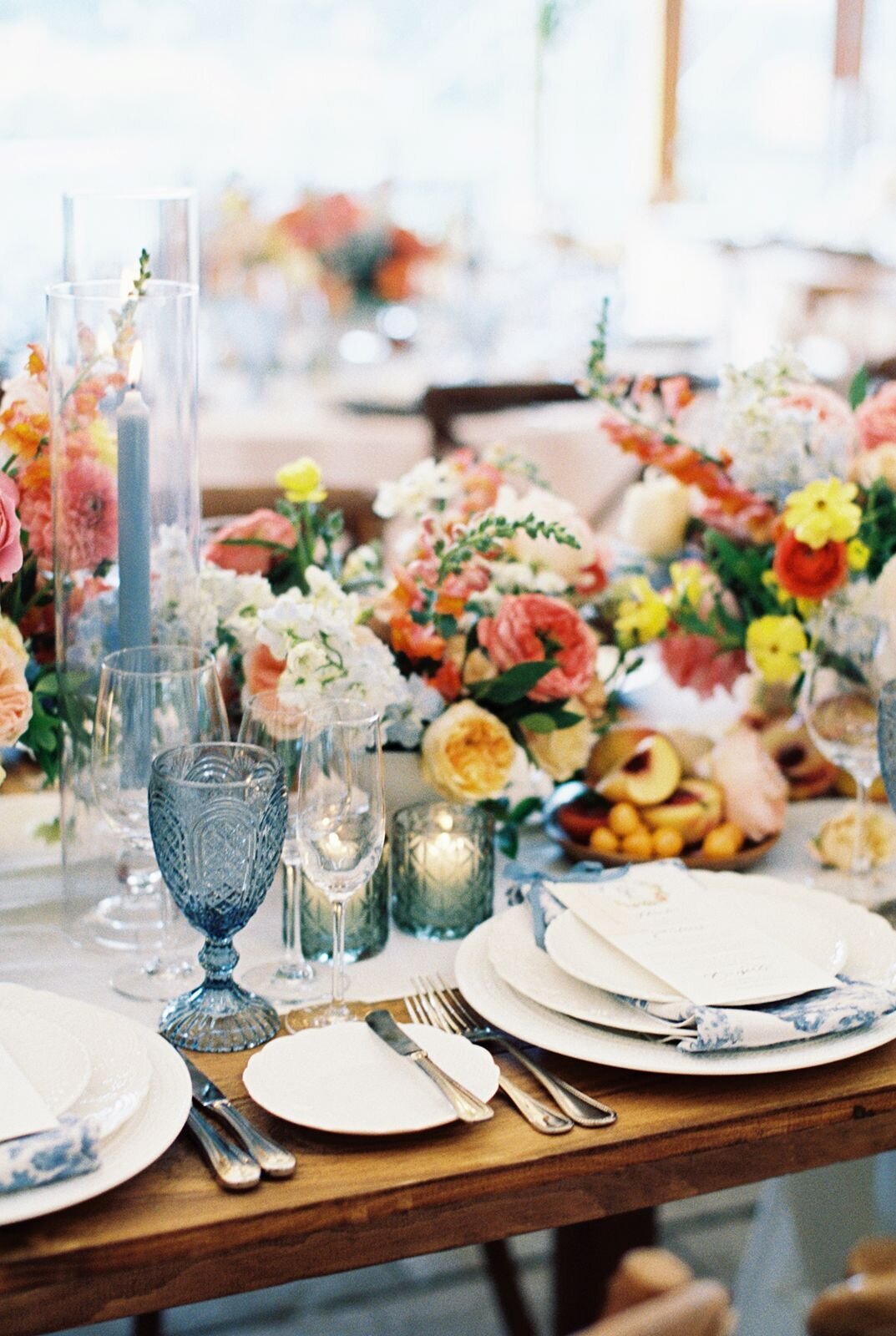 leila-james-events-newport-rhode-island-luxury-wedding-planner-castle-hill-inn-venue-erin-mcginn-wedding-photographer-bright-florals-CH0560 copy