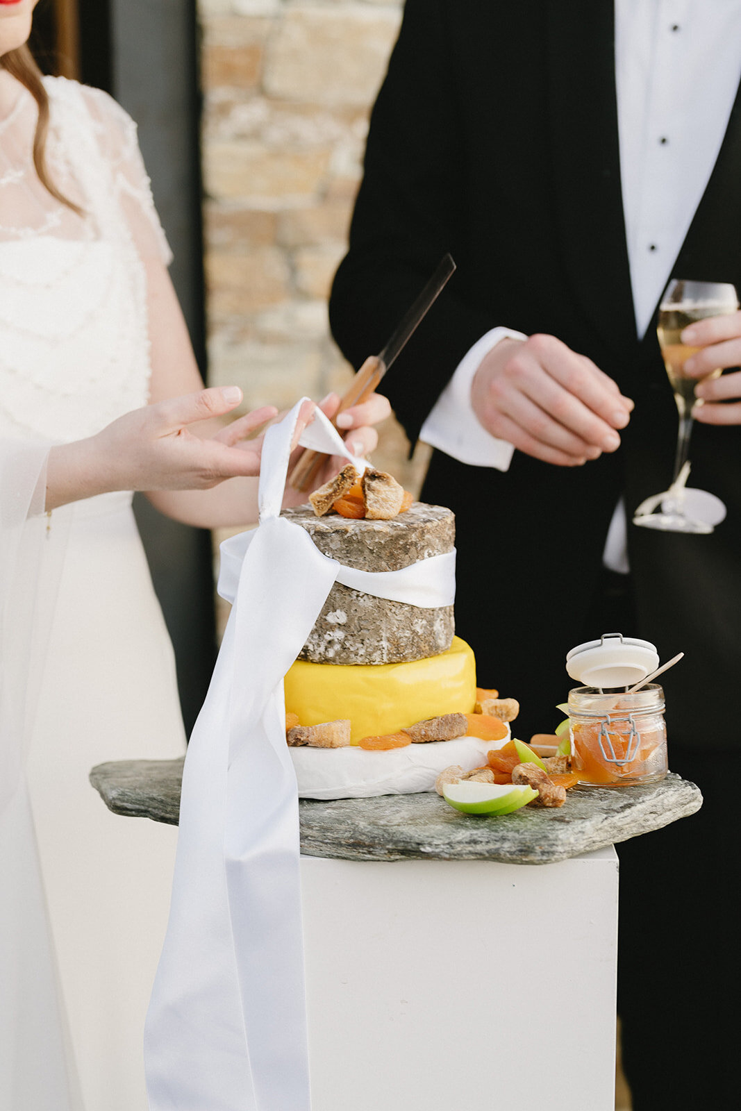 Melissa Clark Photography - Queenstown Wedding Photographer - Lake Hayes Holiday Home Wedding - Katherine & Adam 4.5.24-122