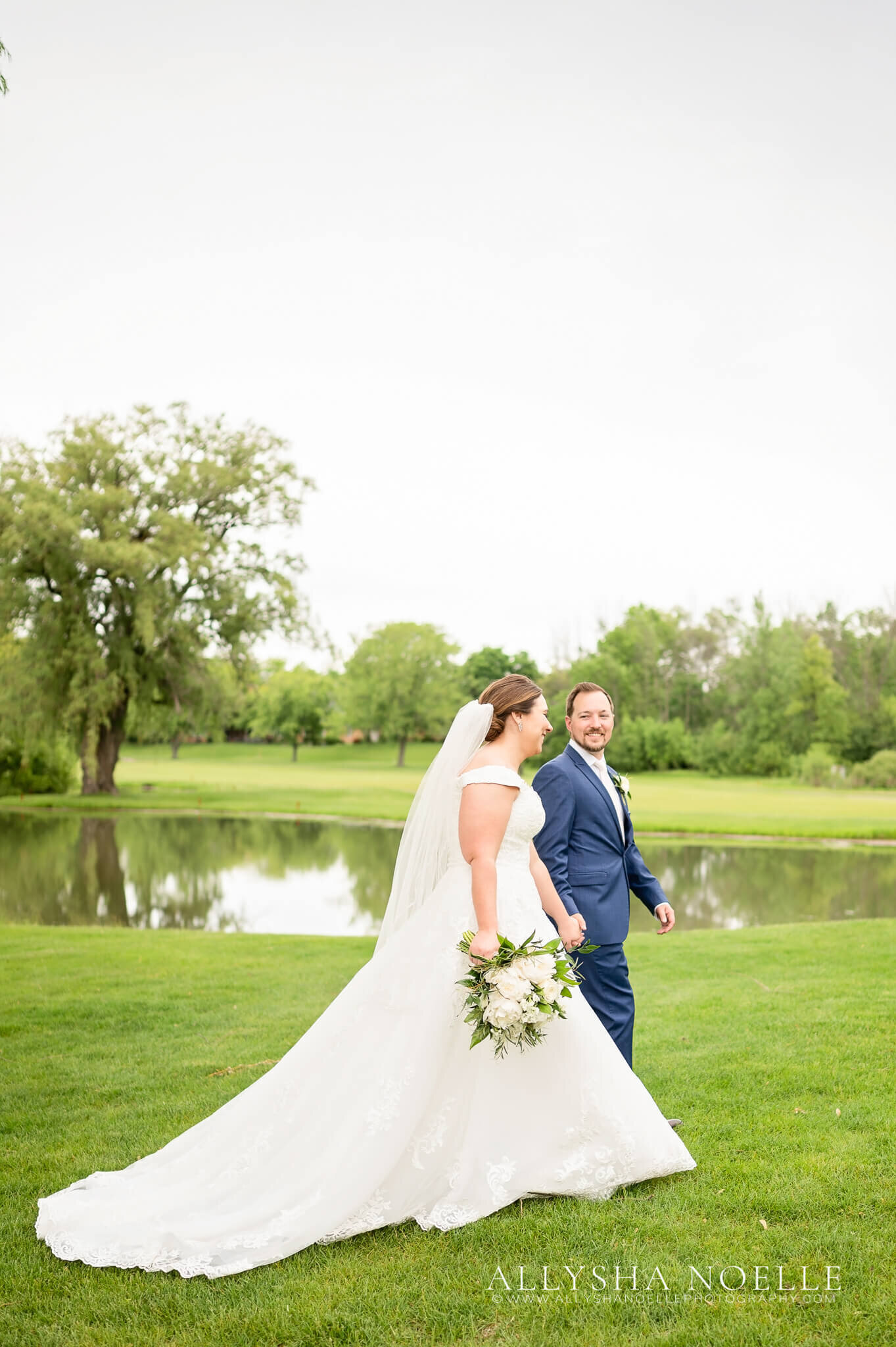 Wedding-at-River-Club-of-Mequon-437
