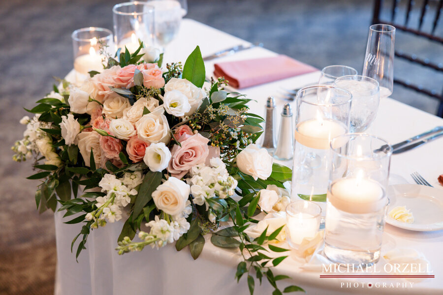 the-riverhouse-at-goodspeed-station-wedding-flowers-amber-floral-design-15
