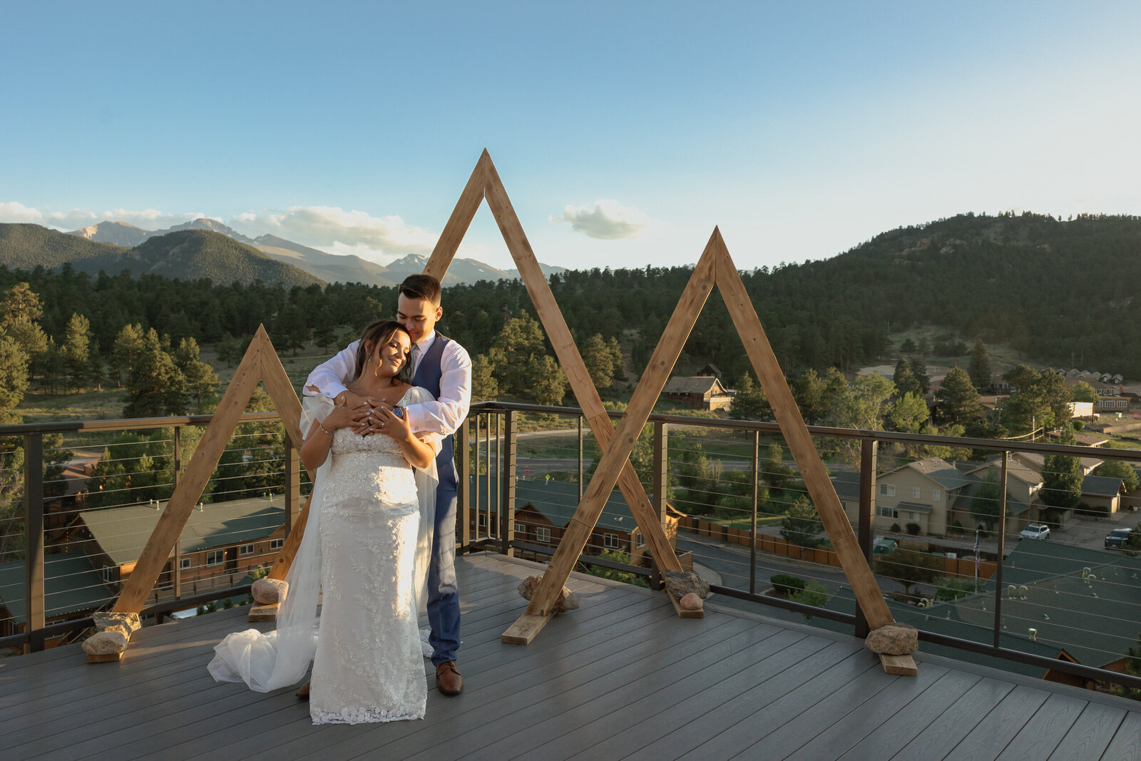 Skyview-Fall-at-River-Village-Wedding-Estes-Park-Colorado-Wedding-Photographer-10