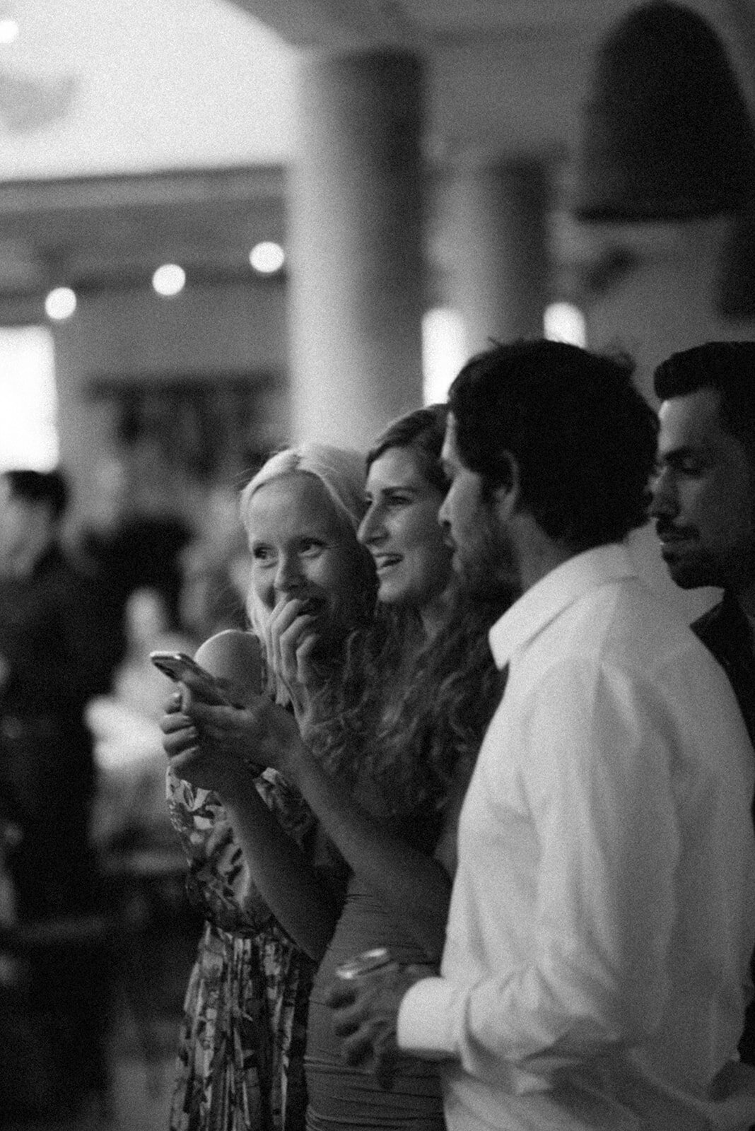 documentary wedding photo of the wedding reception by photographer Hannika Gabrielsson