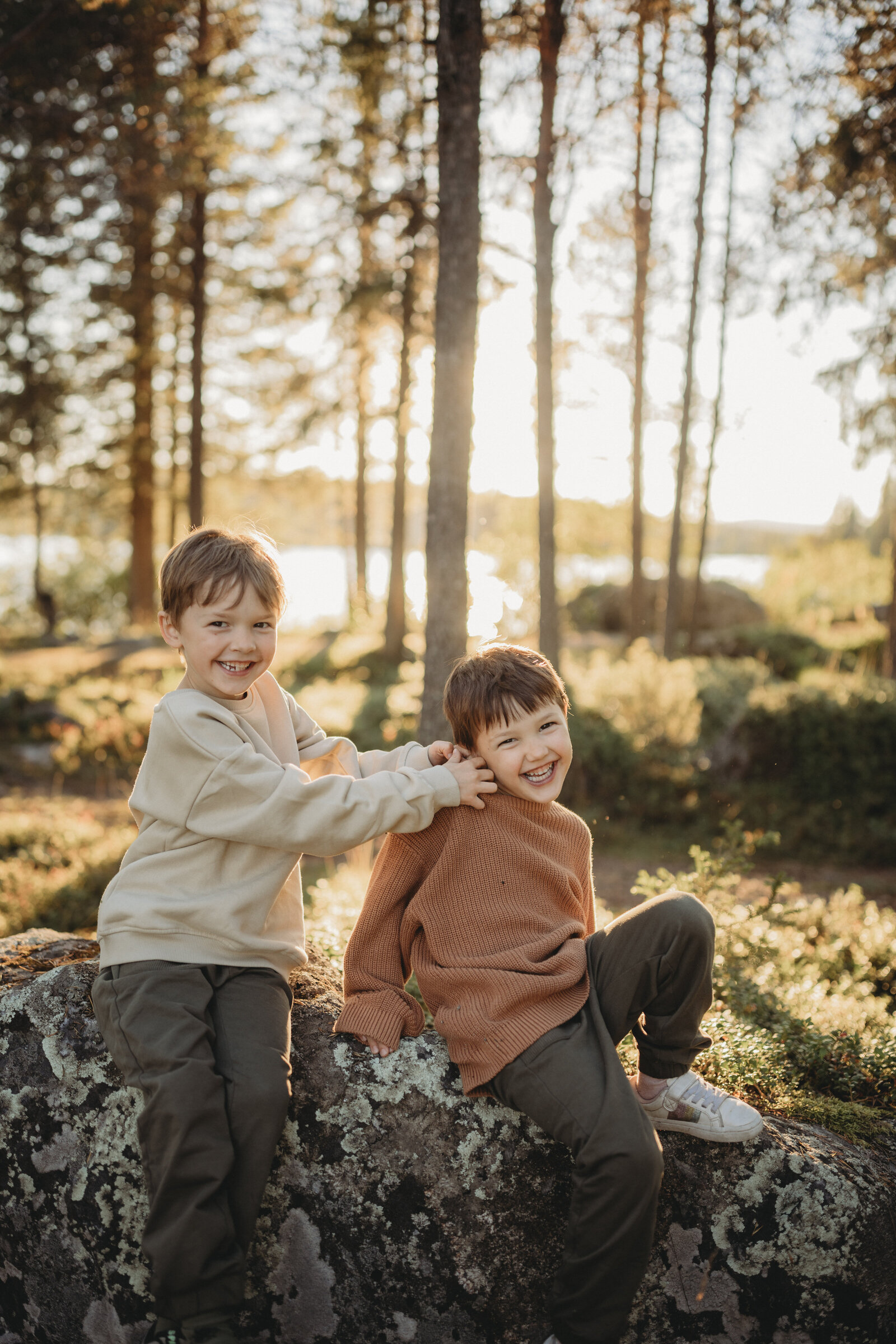 portrattfotograf-kiruna-familjefotograf-barnfotograf20220824_092