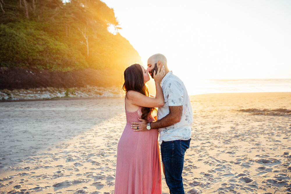 proposal rock neskowin maternity photos_57