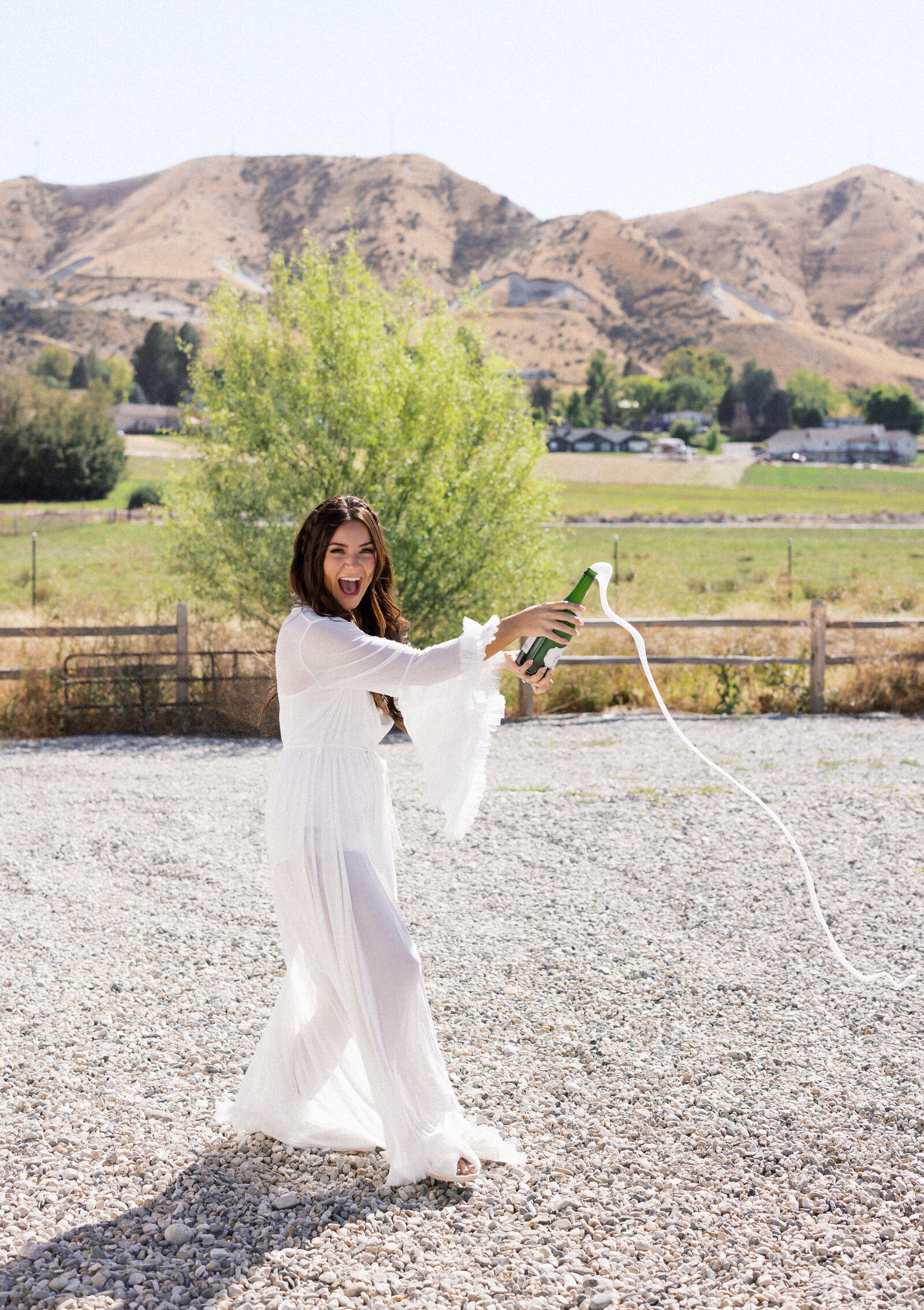 september-wedding-emmett-idaho-autumn-summer-black-tie-kayla-lucio-photo-castaneda-Sydney-getting-ready-31