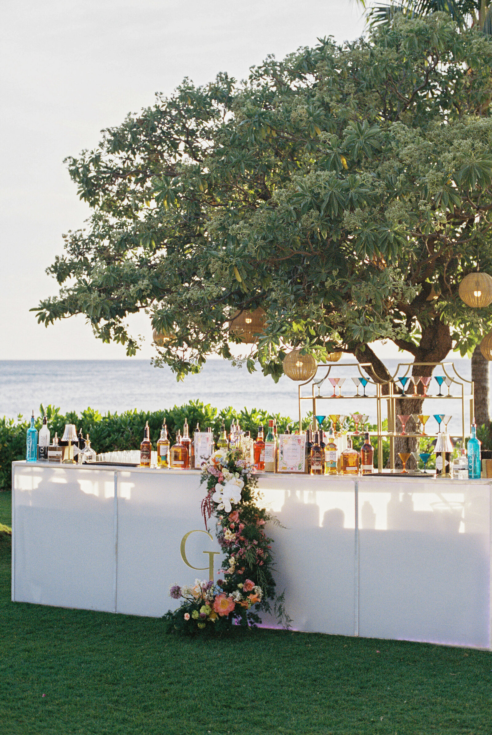 Four Seasons Colorful Wedding on Oahu by Amanda Hartfield-14