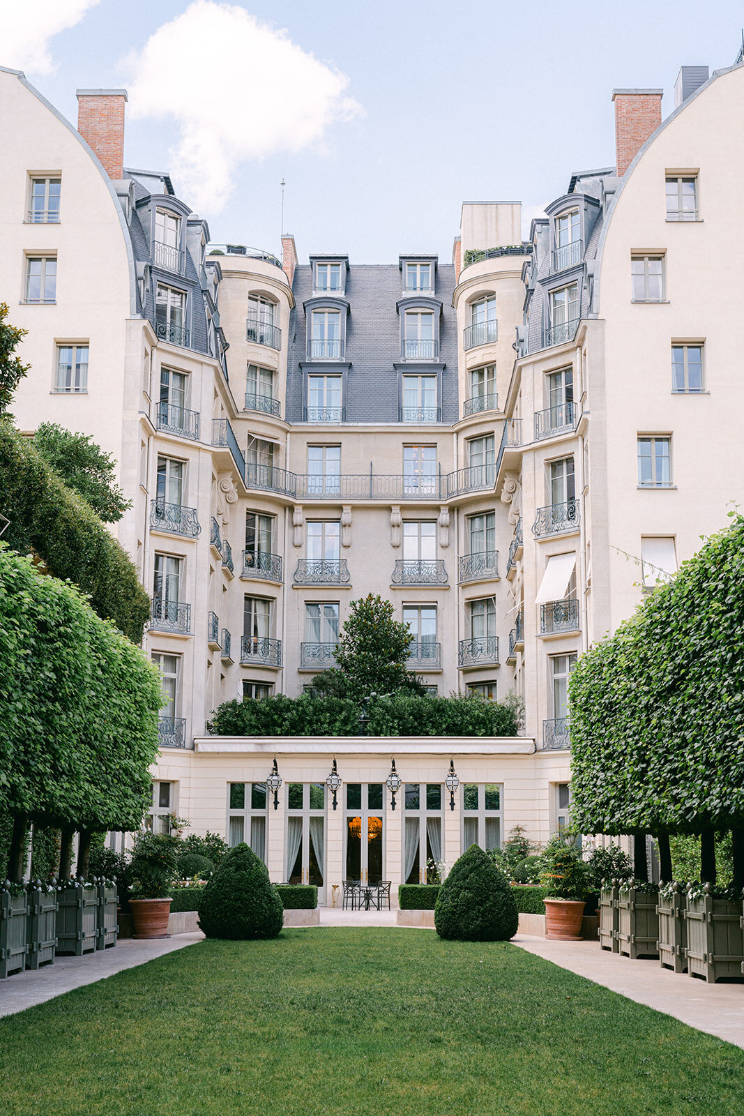 Luxury French American Wedding planner Paris Ritz Place Vendome fine art (250)