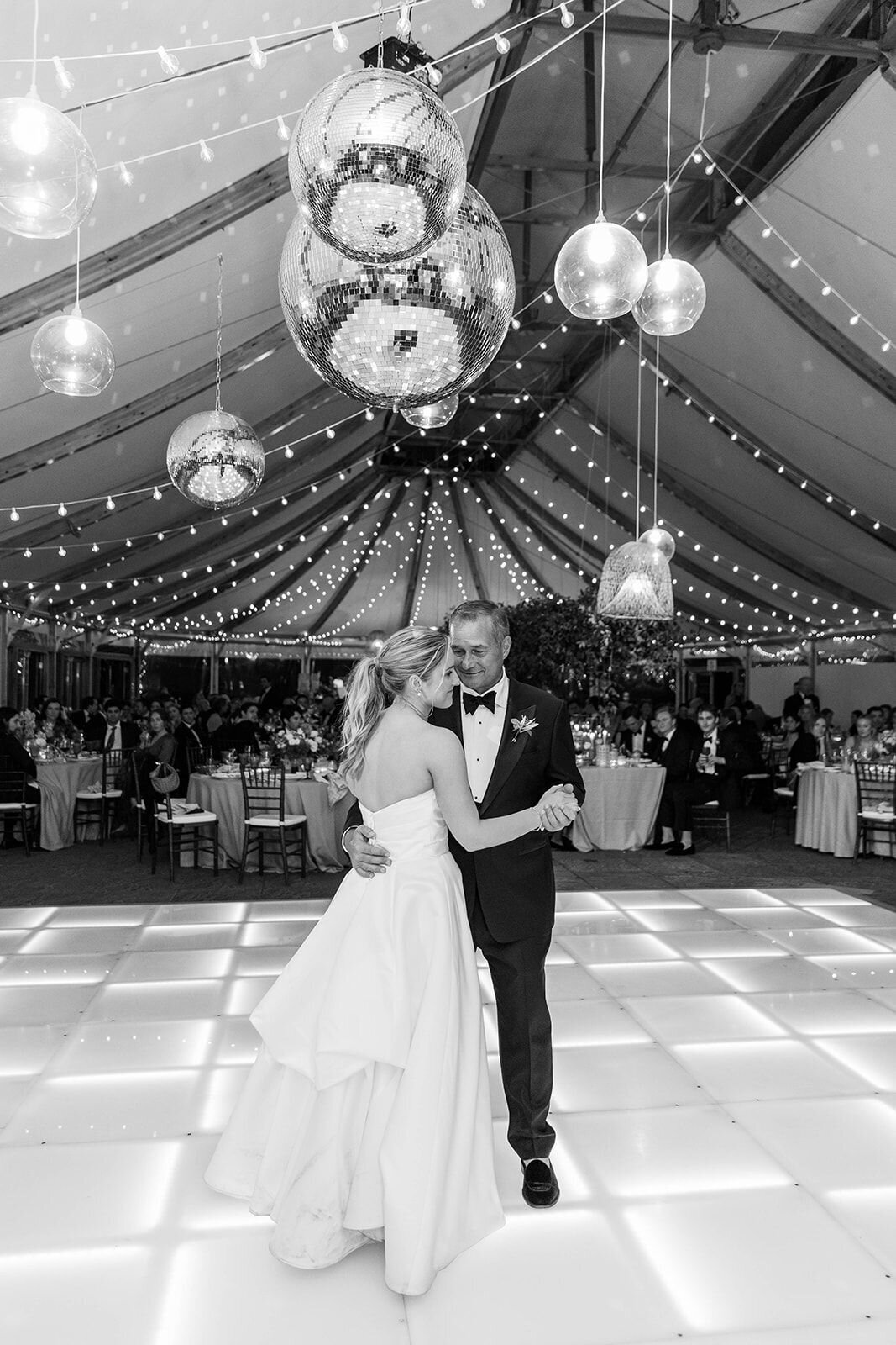 leila-james-events-newport-rhode-island-luxury-wedding-planner-castle-hill-inn-venue-emily-march-payne-wedding-photographer-VaughanWedding_1043 copy 2