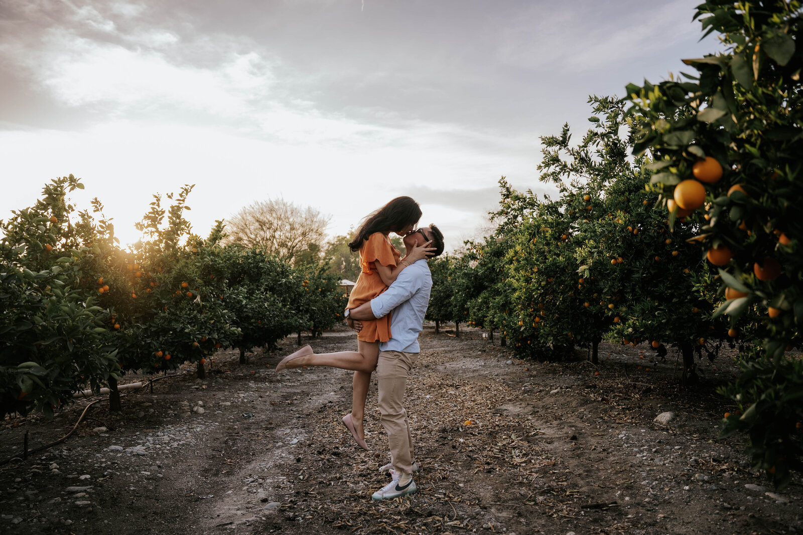 auburn-blue-photography-pregnancy-announcement-couples-portrait-in-home-orange-groves-photography-redlands-california-104
