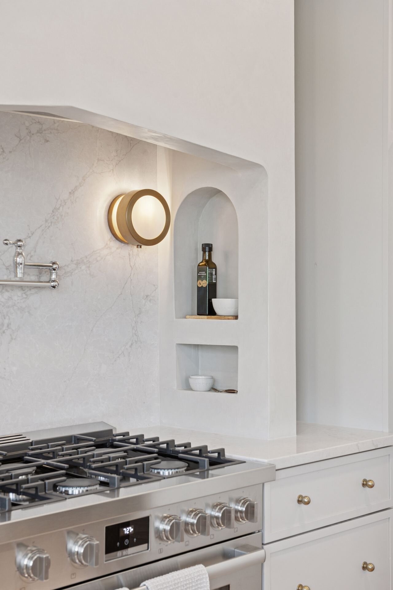 4404 West 58th Street - Designer Arched Kitchen Alcove Showcase